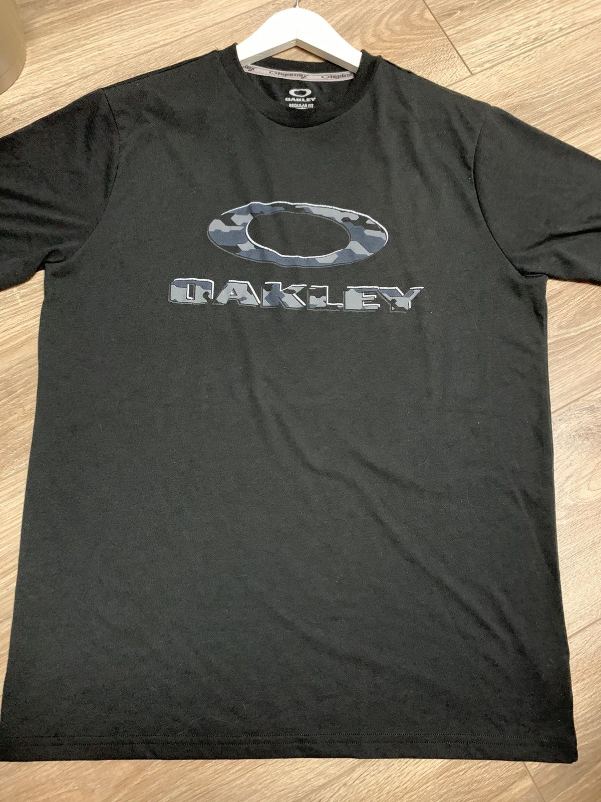 Oakley Vintage tee Oakley reflective logo Size US L / EU 52-54 / 3 - 2 Thumbnail