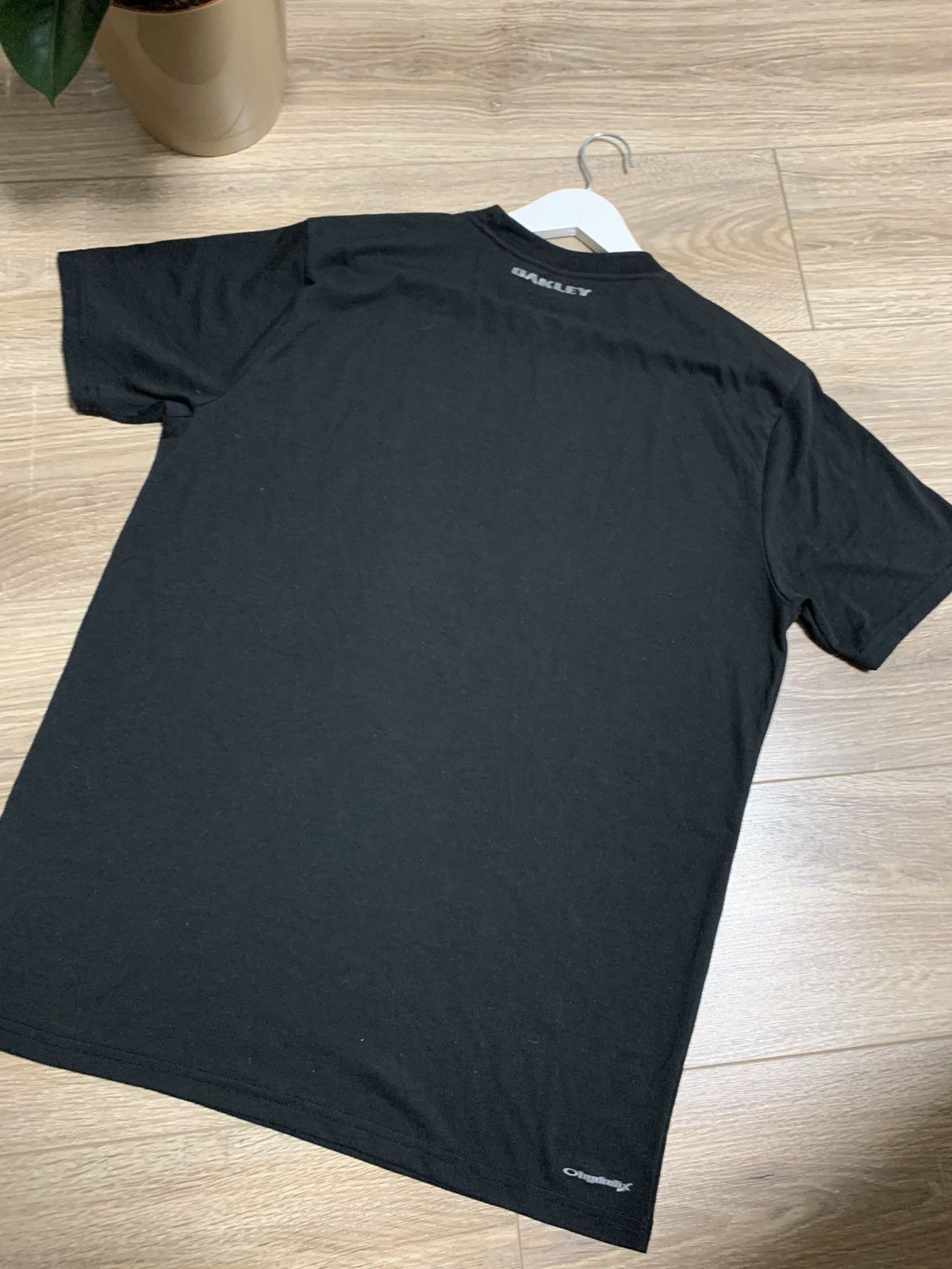 Oakley Vintage tee Oakley reflective logo Size US L / EU 52-54 / 3 - 8 Thumbnail