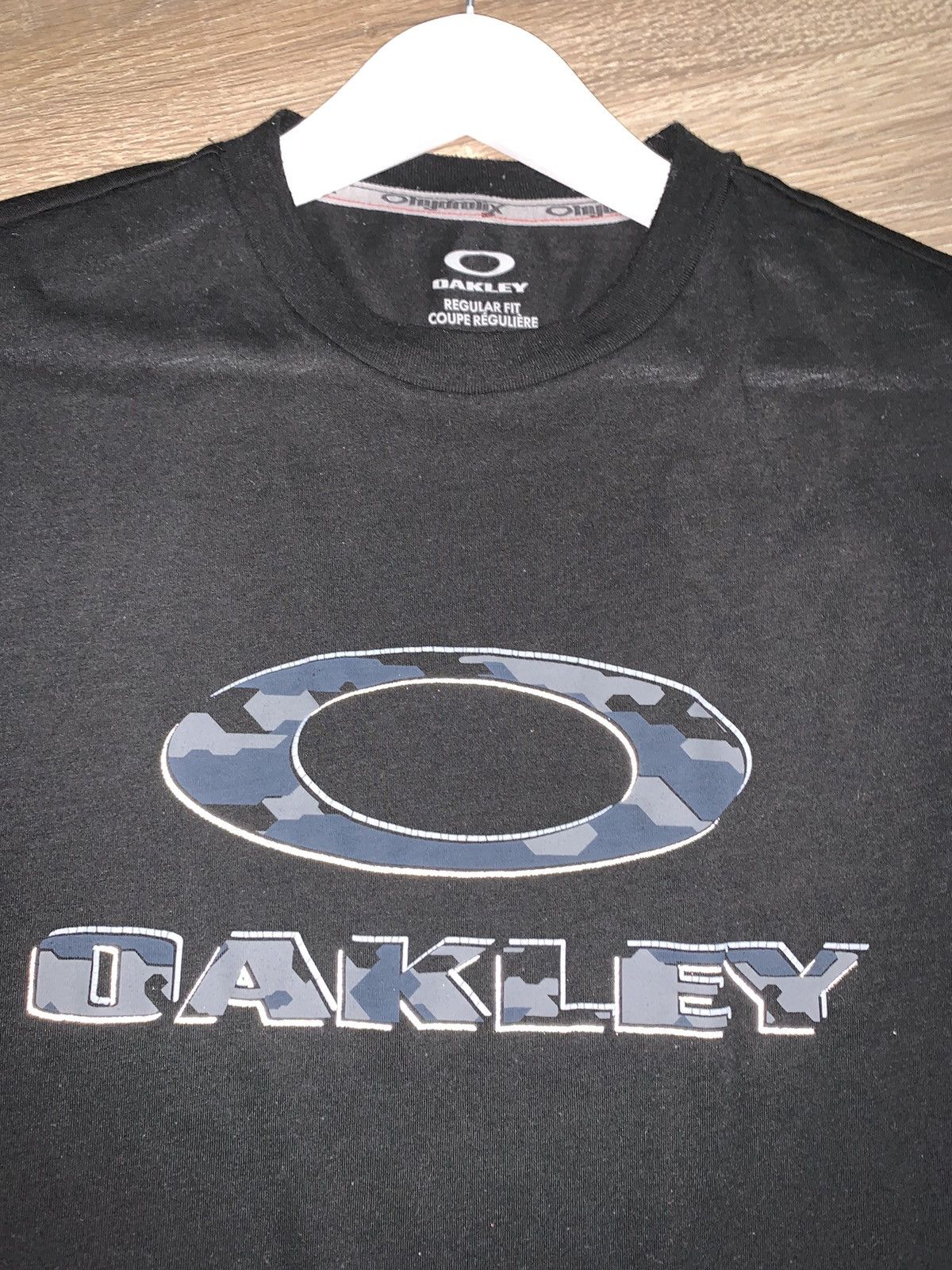 Oakley Vintage tee Oakley reflective logo Size US L / EU 52-54 / 3 - 6 Thumbnail