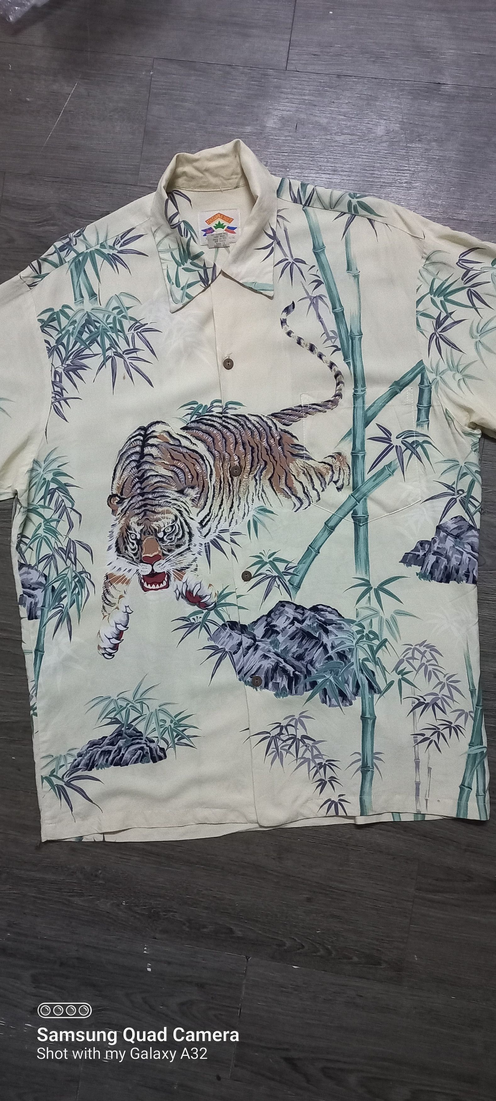 Hawaiian tiger × vintage