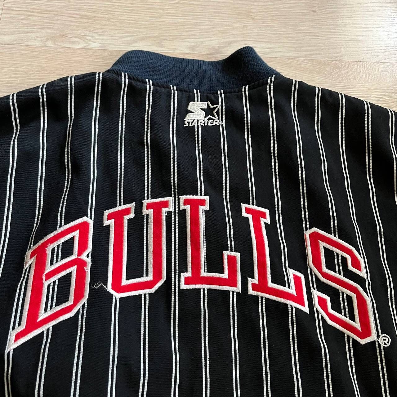 NBA × Starter × Vintage CHICAGO BULLS VINTAGE JACKET SIZE “L” STARTER NBA Size US L / EU 52-54 / 3 - 7 Thumbnail