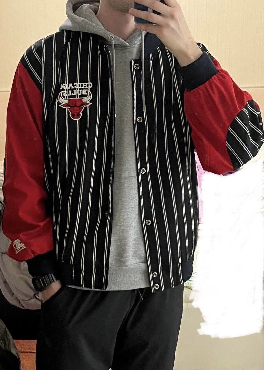 NBA × Starter × Vintage CHICAGO BULLS VINTAGE JACKET SIZE “L” STARTER NBA Size US L / EU 52-54 / 3 - 10 Thumbnail