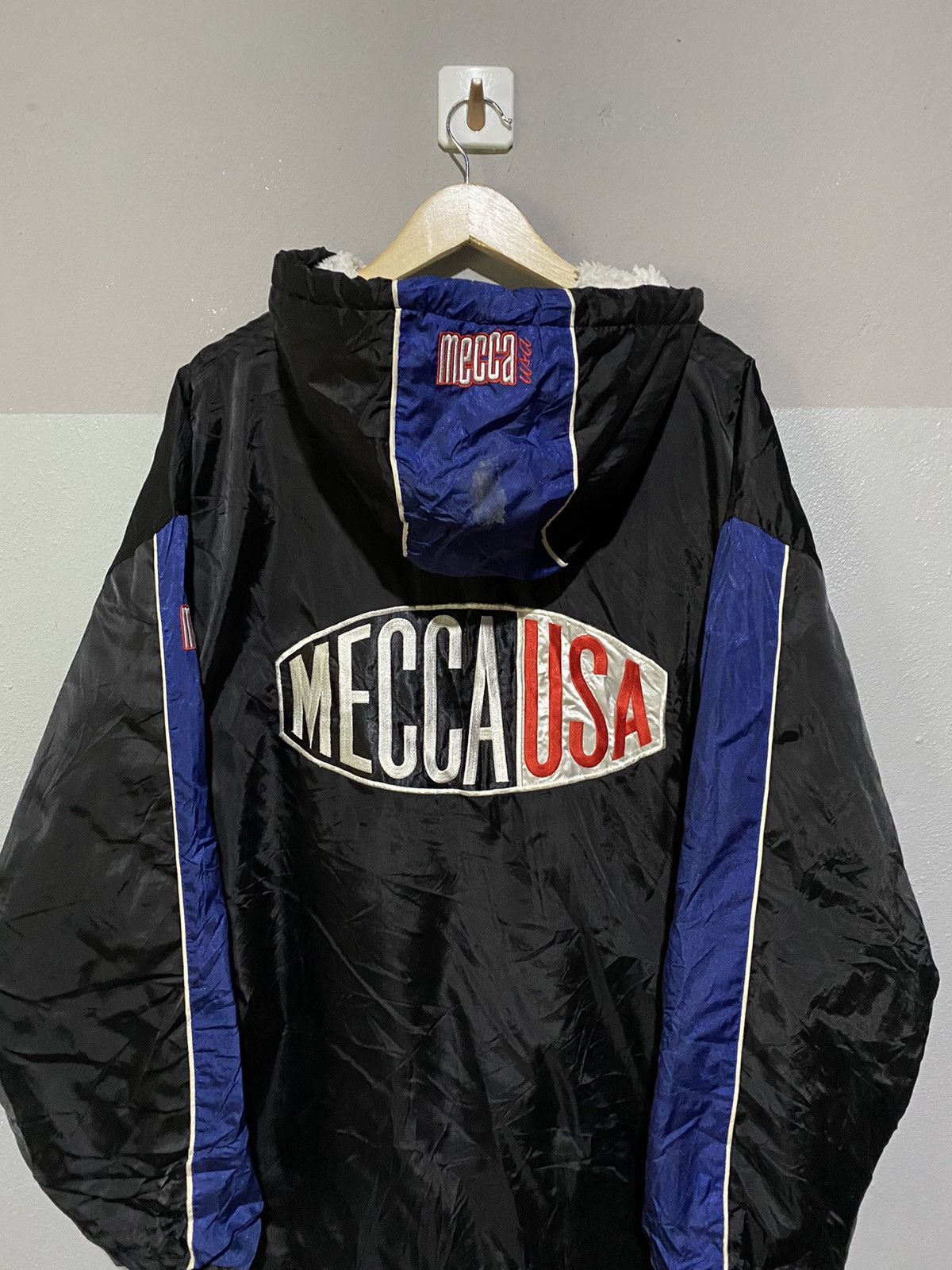 Mecca × Vintage Mecca USA Vintage 90s Oversized Hooded Windbreaker Jacket Size US L / EU 52-54 / 3 - 4 Thumbnail