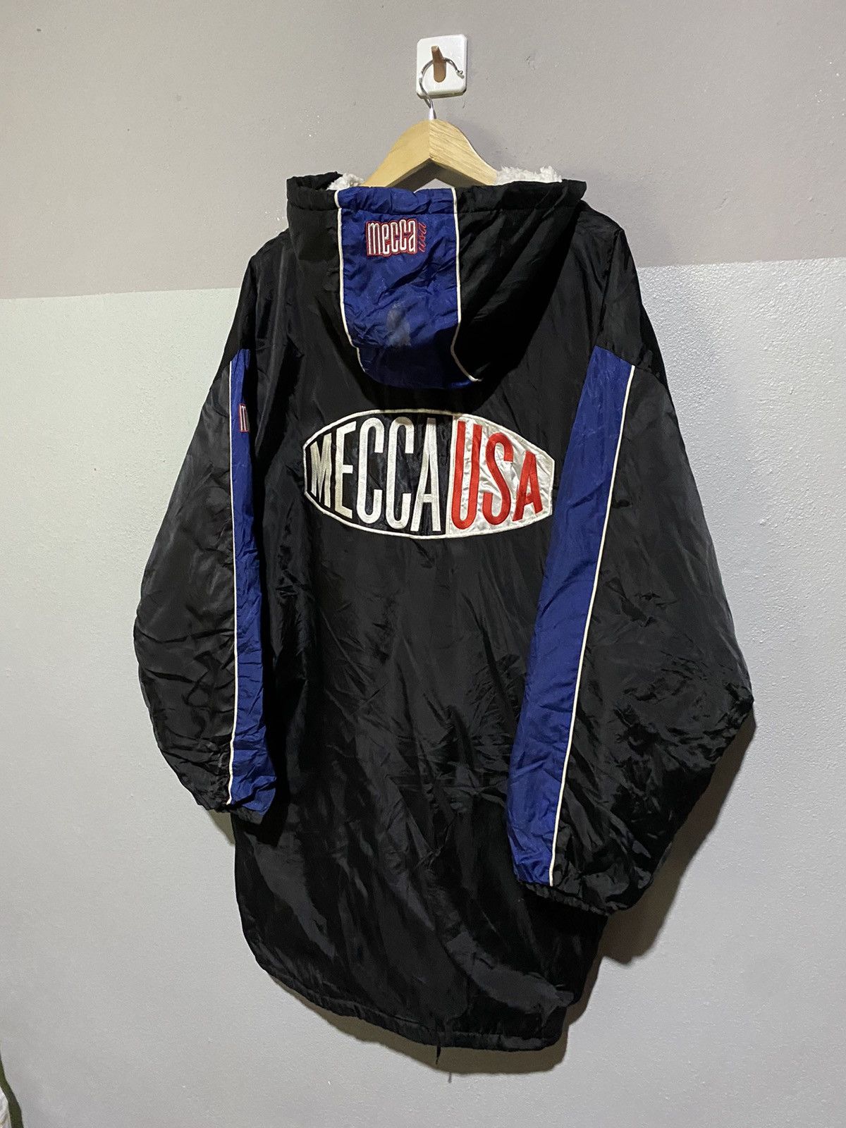 Mecca × Vintage Mecca USA Vintage 90s Oversized Hooded Windbreaker Jacket Size US L / EU 52-54 / 3 - 3 Thumbnail