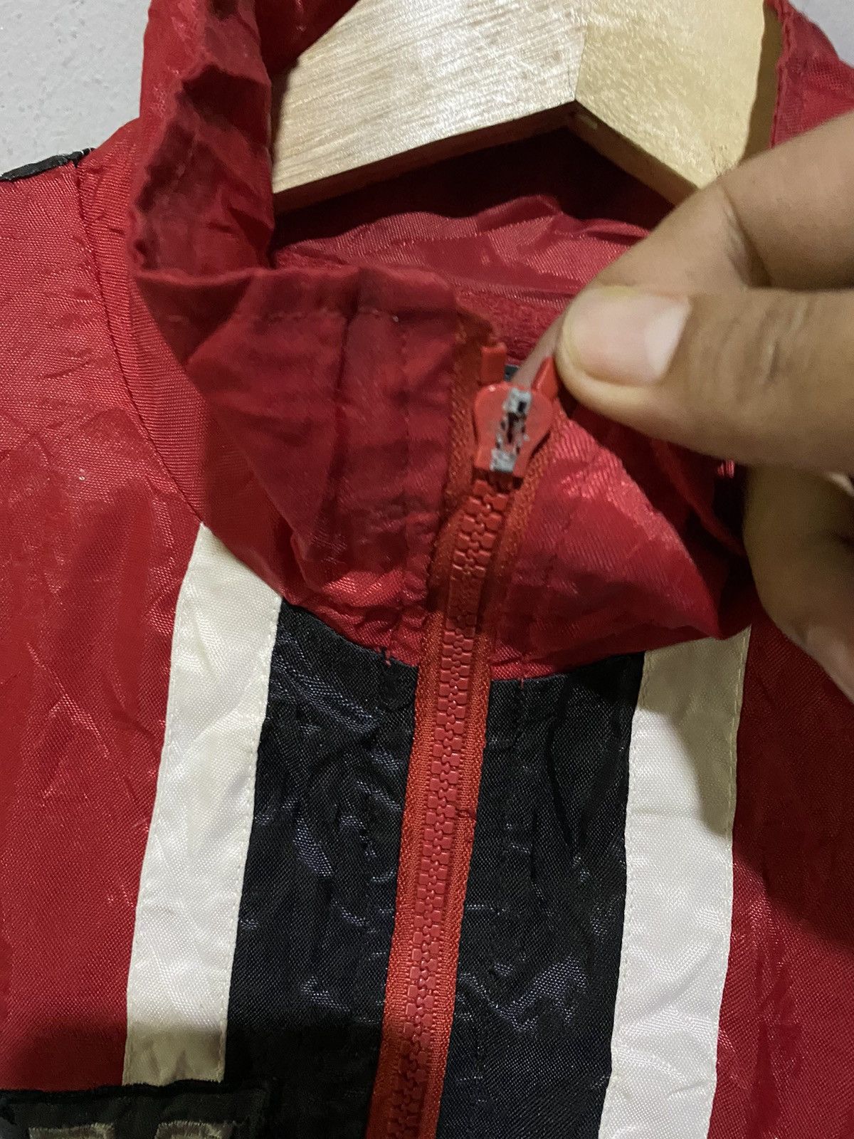 Vintage Vintage Bobby Gang Red & Black Streetwear Windbreaker Jacket Size US M / EU 48-50 / 2 - 8 Thumbnail