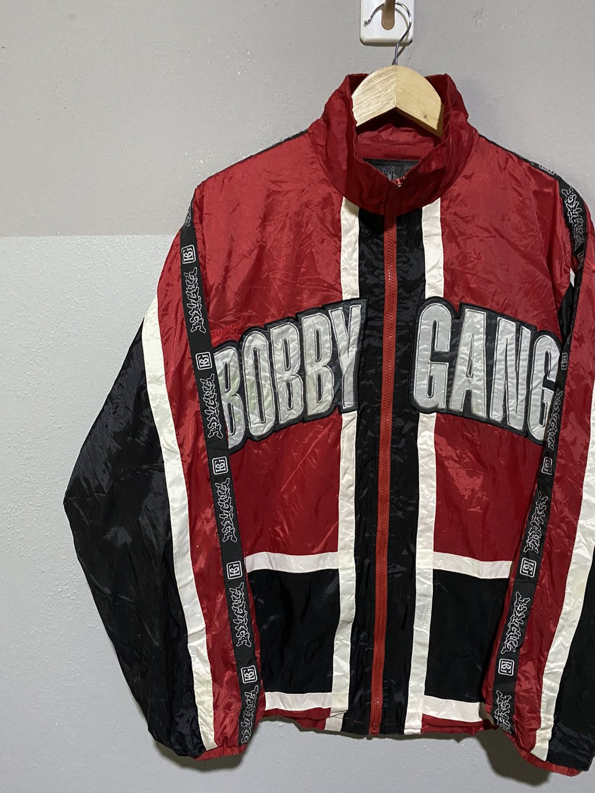 Vintage Vintage Bobby Gang Red & Black Streetwear Windbreaker Jacket Size US M / EU 48-50 / 2 - 4 Thumbnail