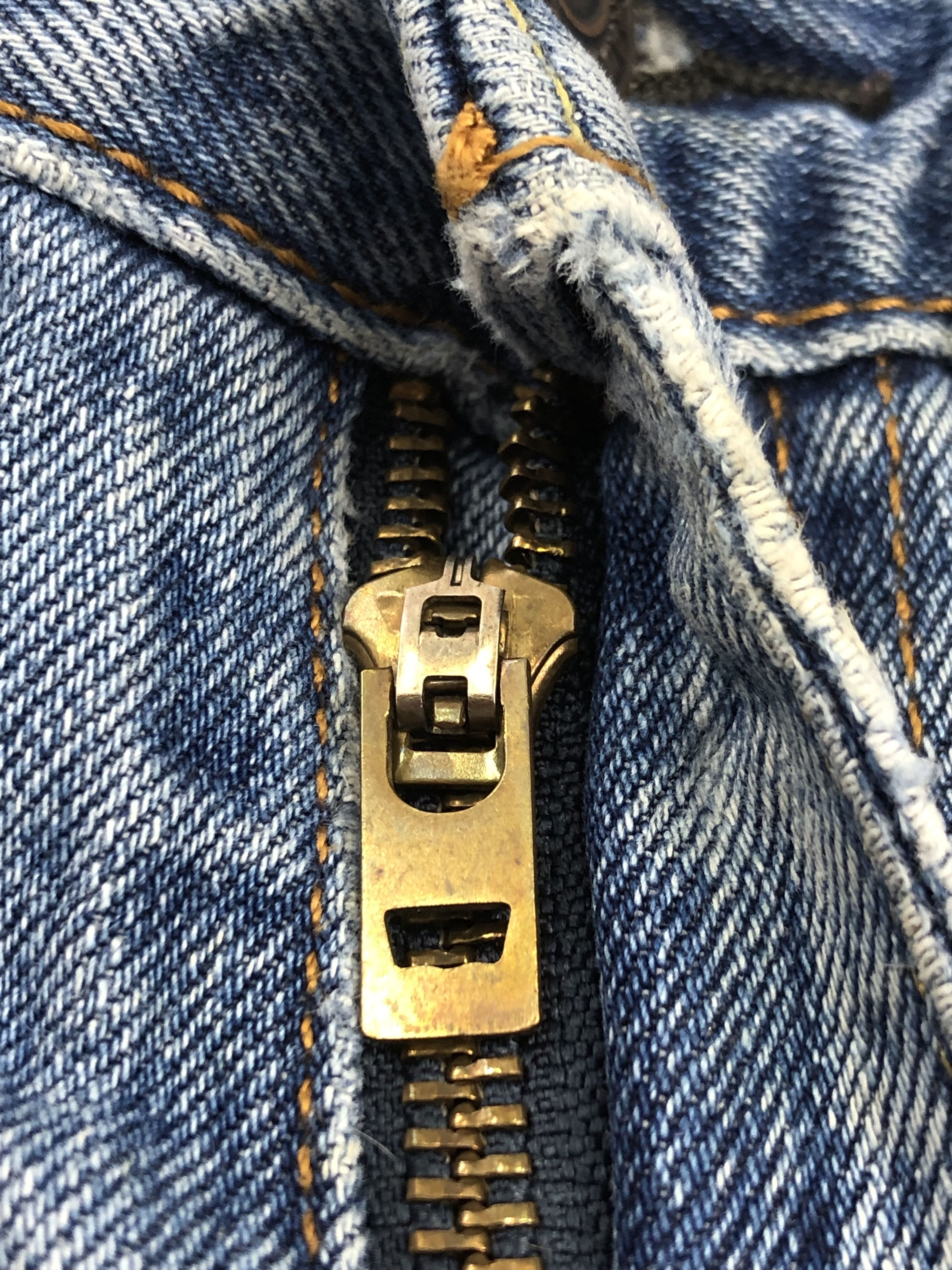 Levi's × Vintage Faded Blue Vintage Levis 505 Jeans DP1373 Size US 34 / EU 50 - 10 Thumbnail