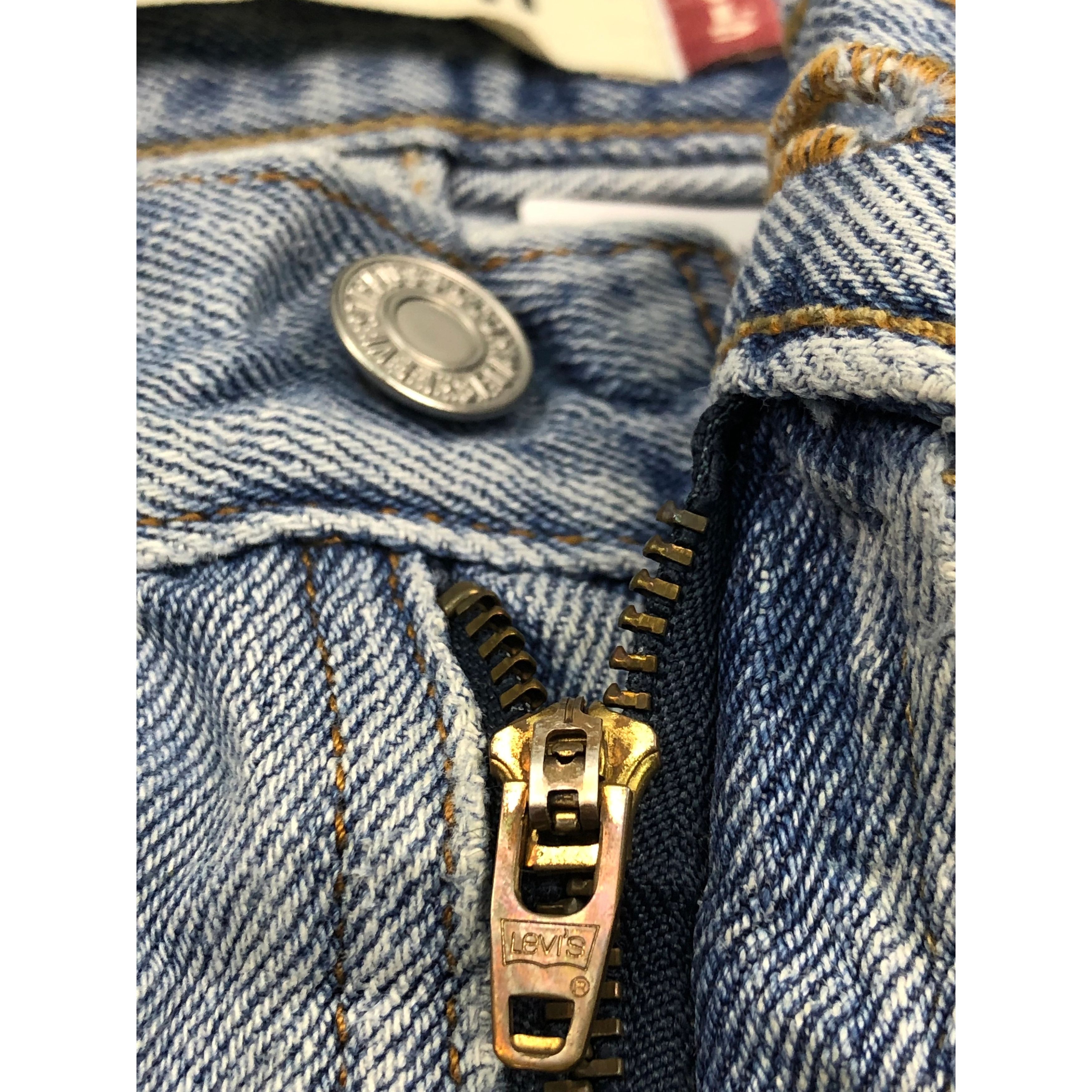 Levi's Vintage Levis 550 Relaxed Fit Lightwash Denim DP0254 Size US 34 / EU 50 - 6 Thumbnail