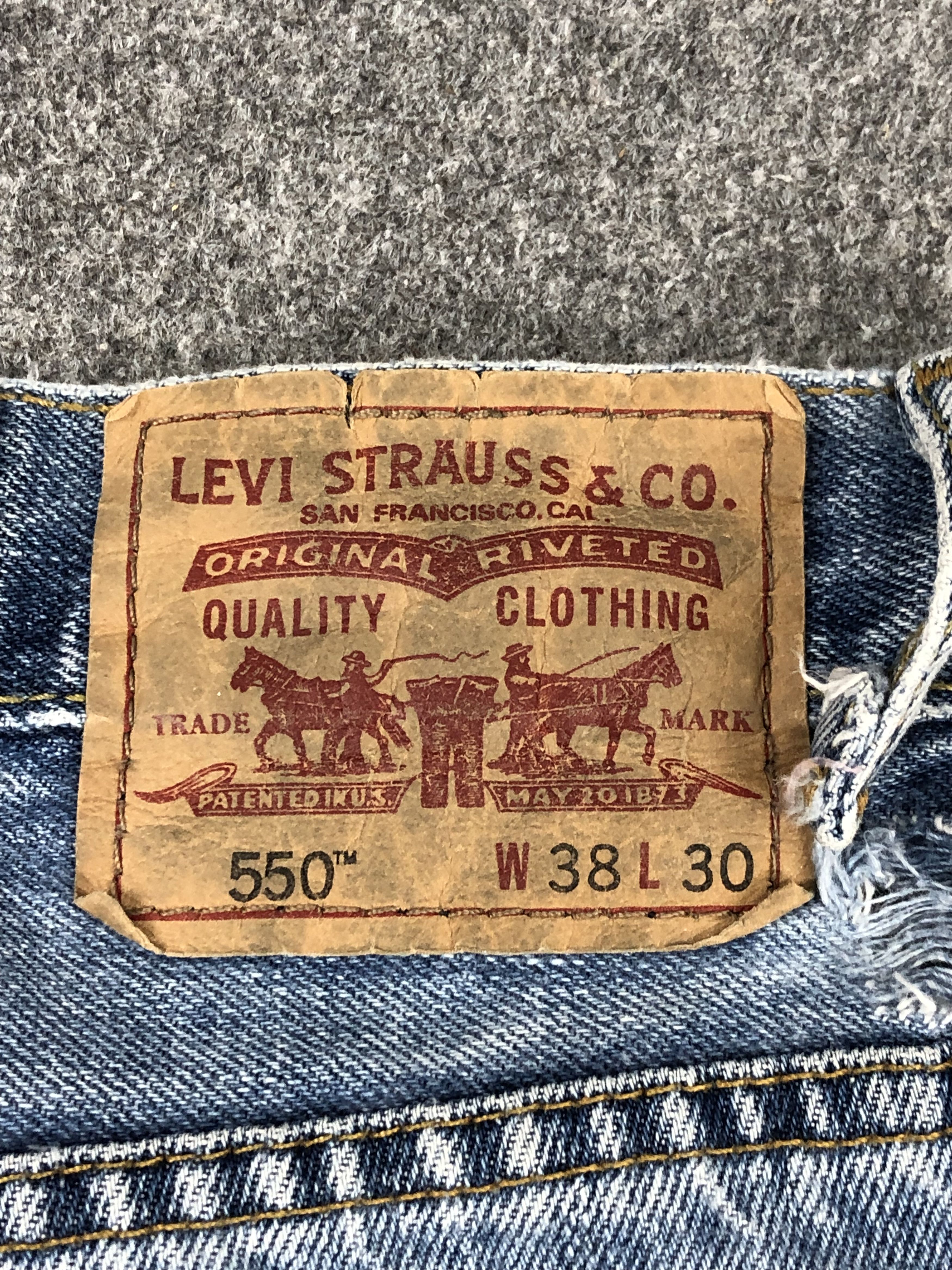 Levi's Vintage Levis 550 Faded Blue Jeans DP1409 Size US 37 - 5 Thumbnail