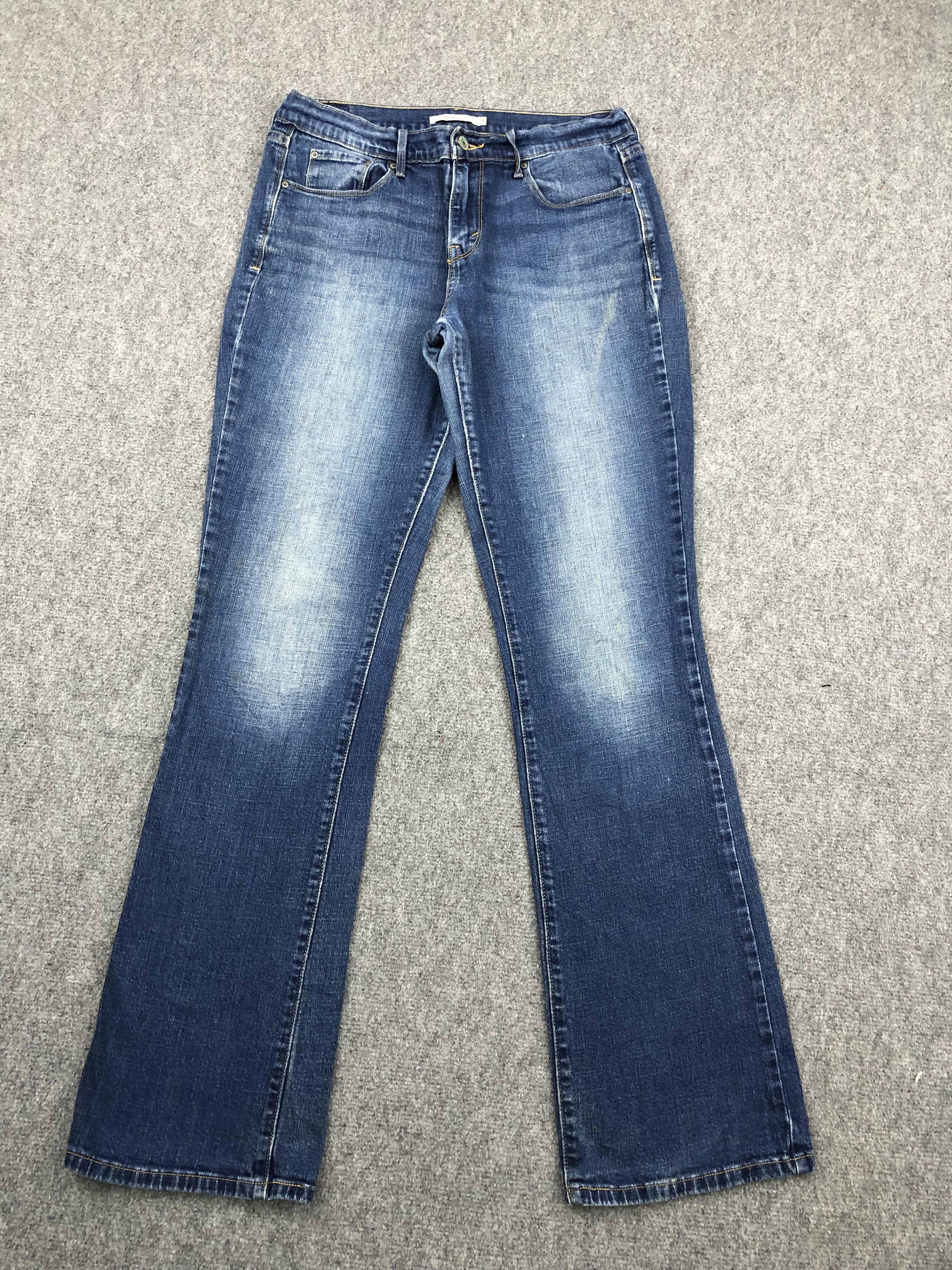 image of Levis 515 Flared Bootcut Jeans in Blue Denim, Men's (Size 32)