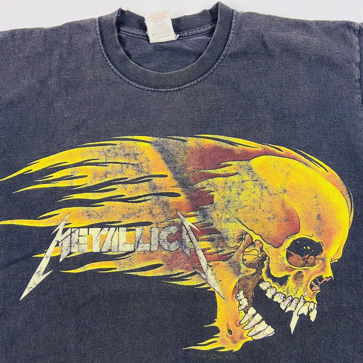 Band Tees 2000s DISTRESSED METALLICA FLAMED SKULL SUNFADED TEE - № 308 Size US M / EU 48-50 / 2 - 7 Thumbnail