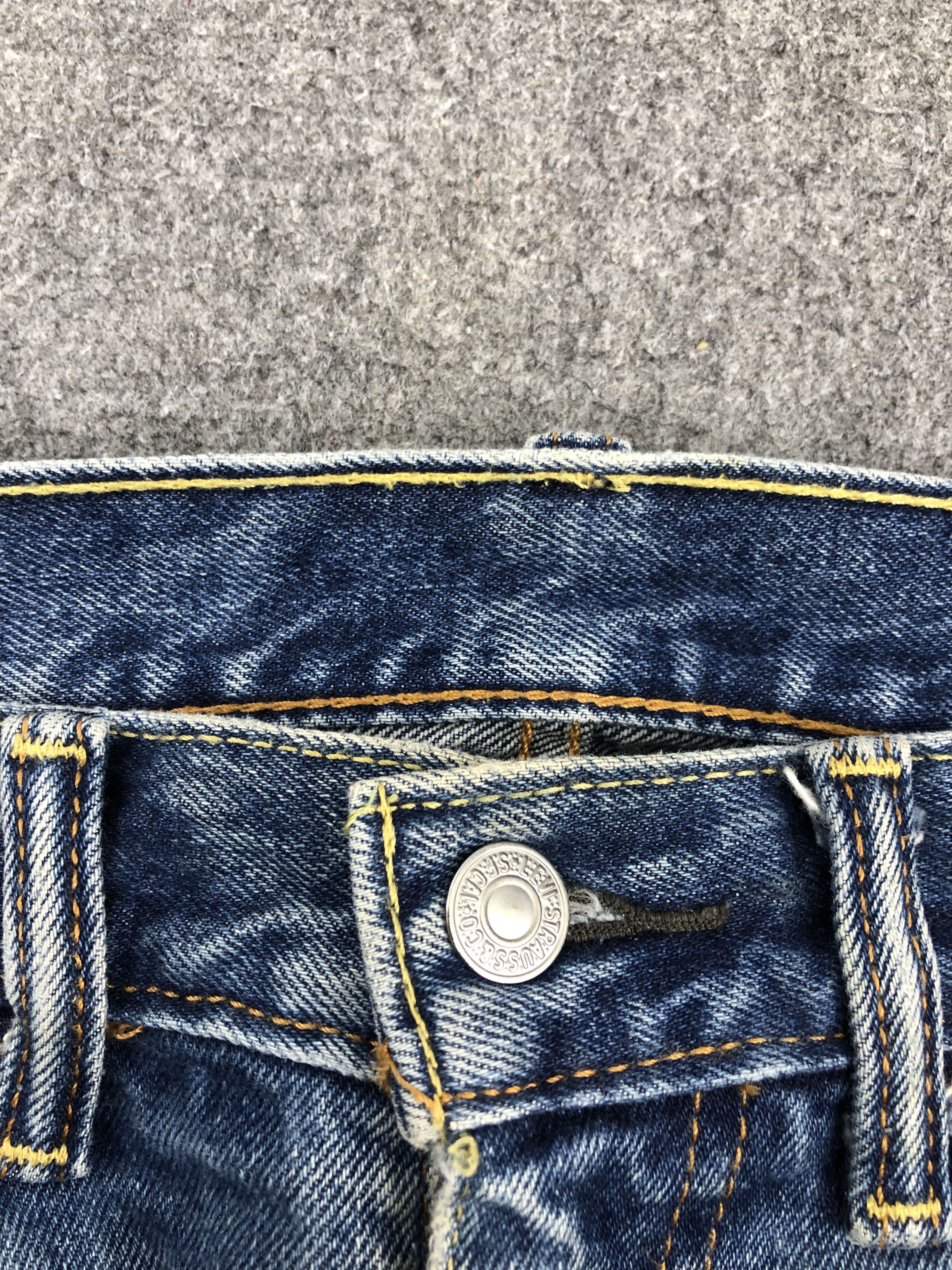 Levi's × Vintage Faded Blue Vintage Levis 505 Jeans DP1394 Size US 34 / EU 50 - 11 Thumbnail