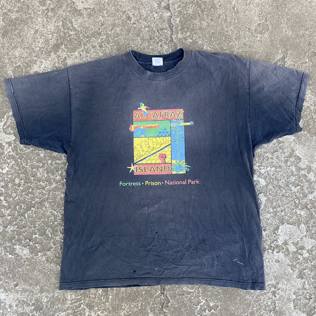 Vintage 1990 ALCATRAZ ISLAND VINTAGE SUNFADED DISTRESSED TEE - № 363 Size US XXL / EU 58 / 5 - 1 Thumbnail