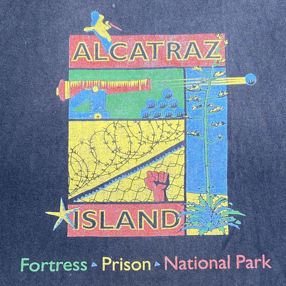 Vintage 1990 ALCATRAZ ISLAND VINTAGE SUNFADED DISTRESSED TEE - № 363 Size US XXL / EU 58 / 5 - 3 Thumbnail