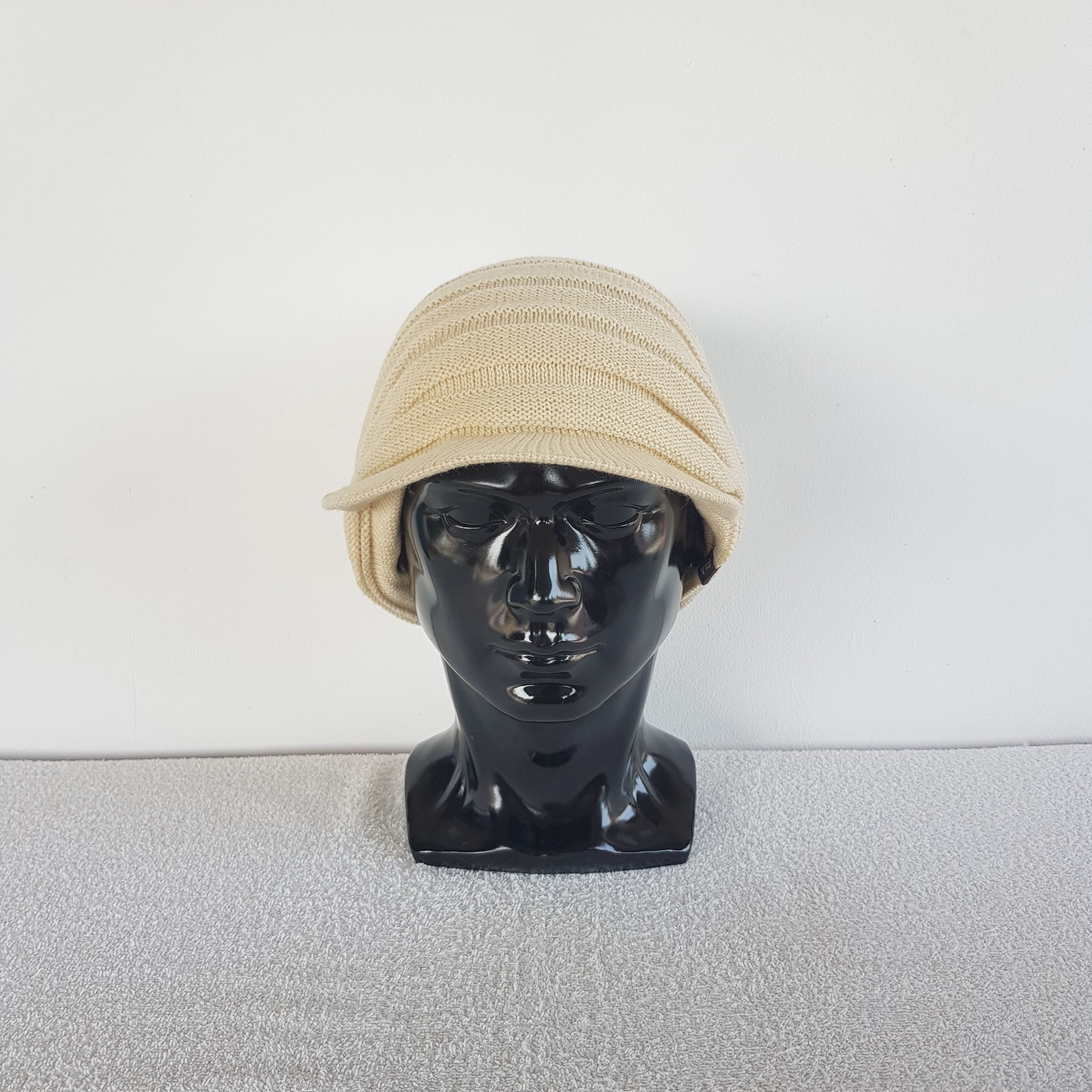 Fila × Vintage Fila Hats Japanese Fila Beanie Knitted Crochet Snow Cap Size ONE SIZE - 2 Thumbnail