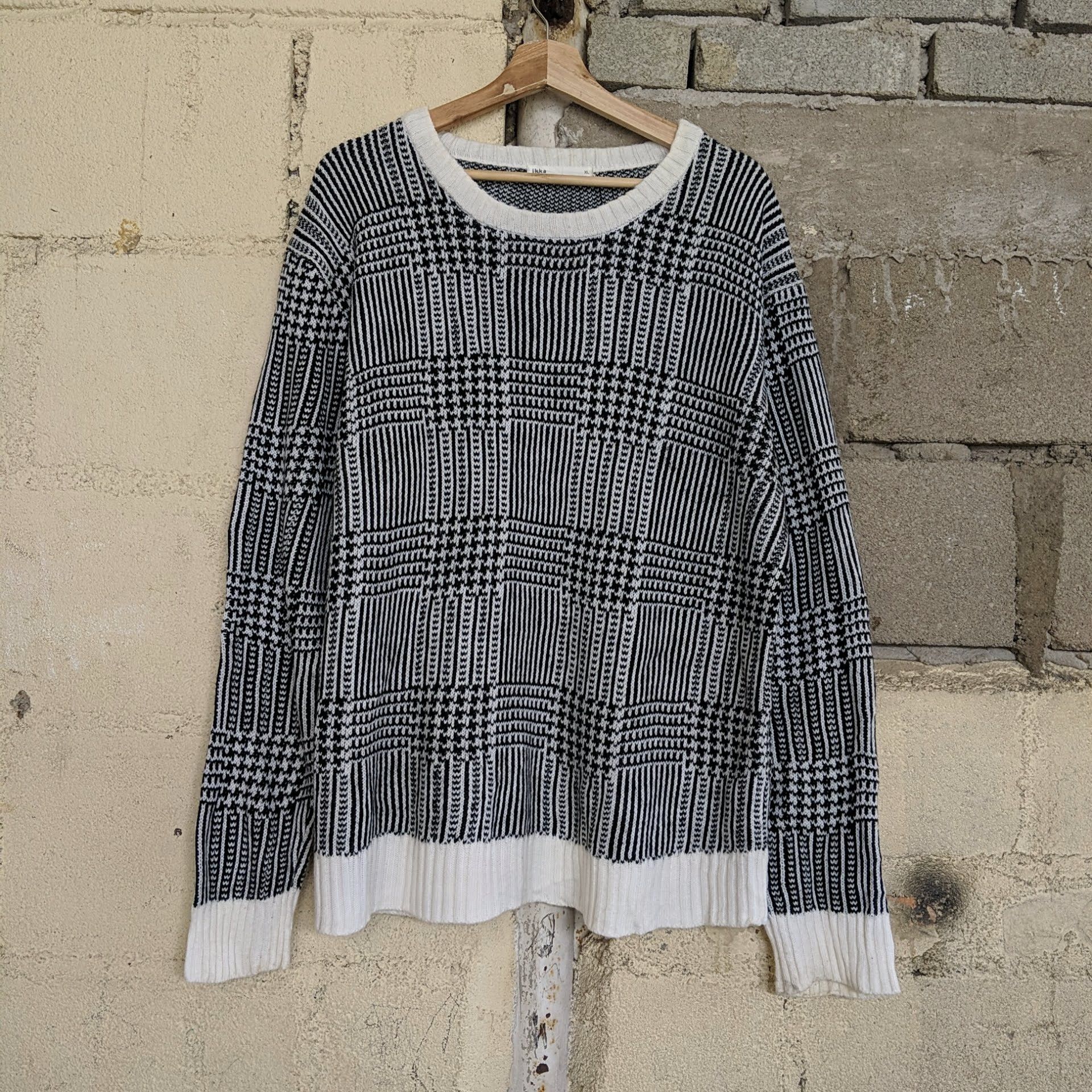 Vintage IKKA White/Black Stripe Knitwear Sweater