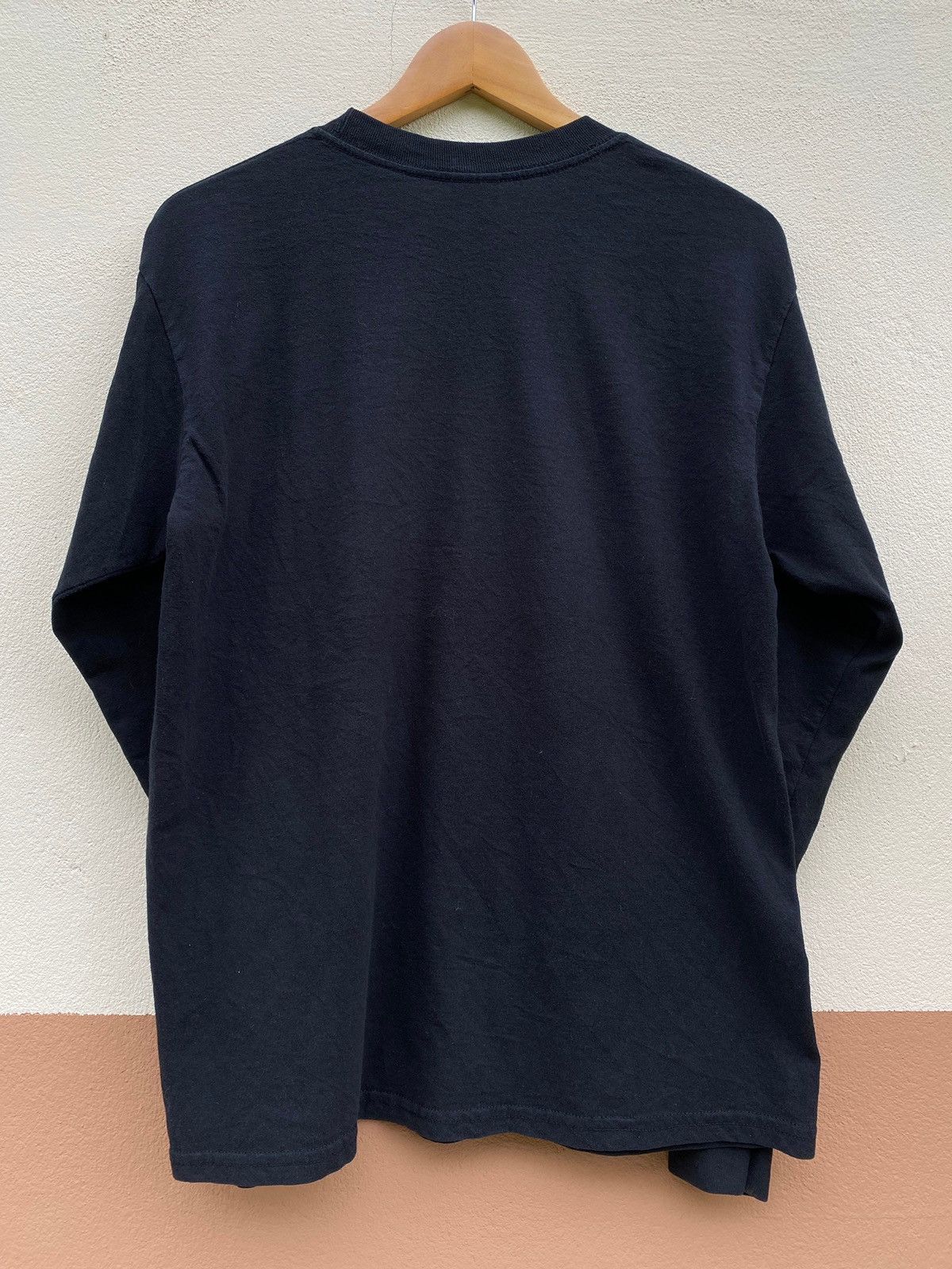 Band Tees Vintage Paris Hilton Longsleeve American media personality Size US M / EU 48-50 / 2 - 8 Thumbnail