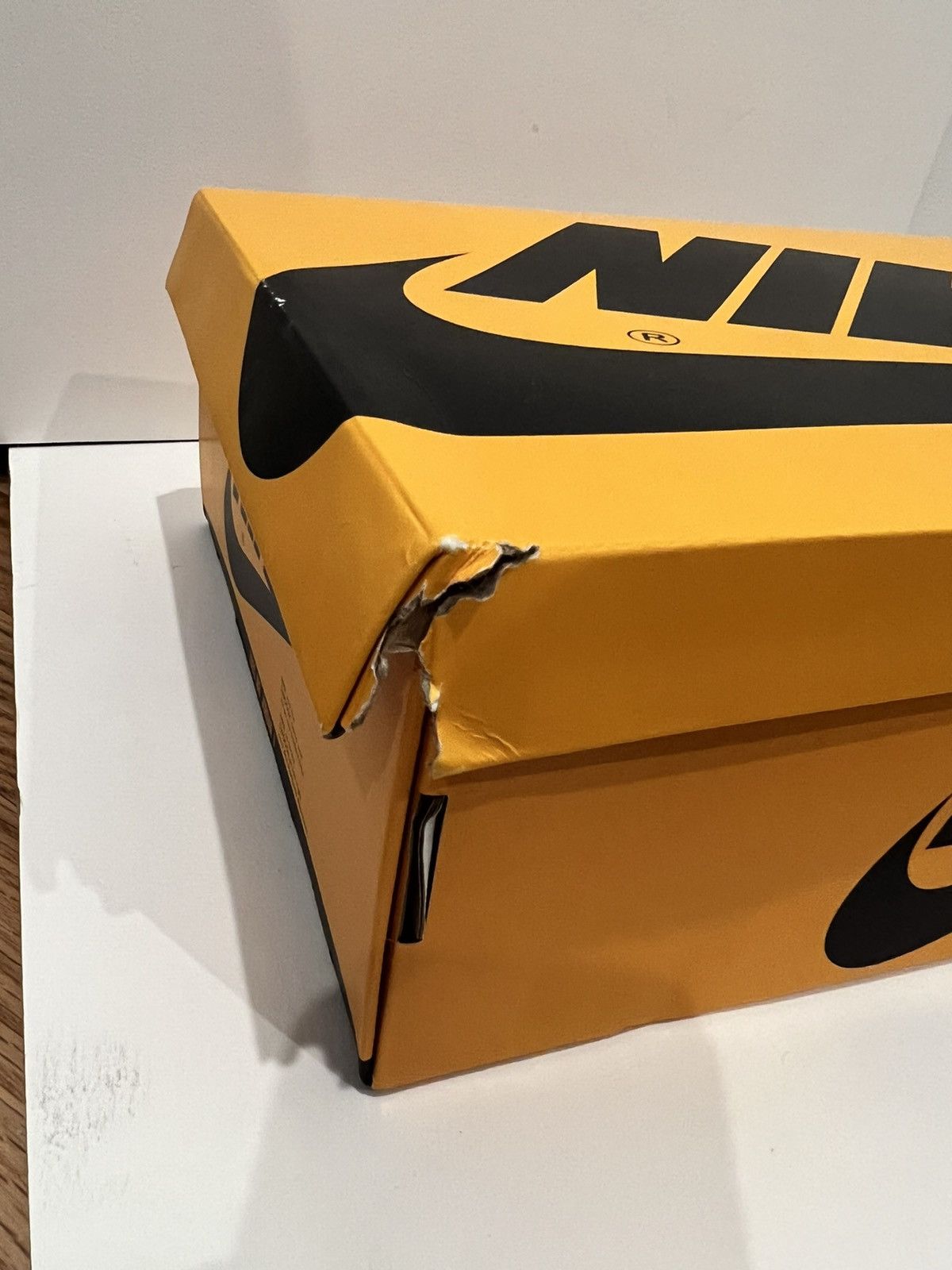 Jordan Brand Jordan 1 Taxi size 11 DS Size US 11 / EU 44 - 6 Thumbnail