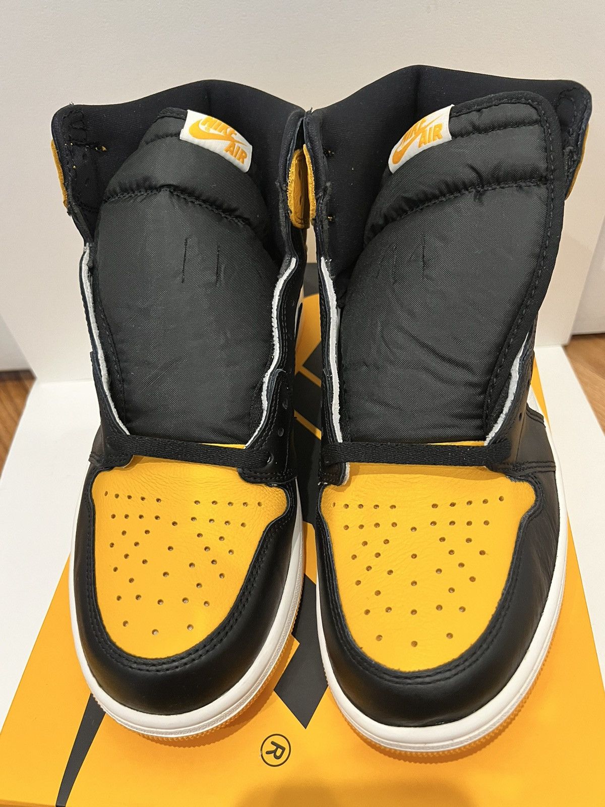 Jordan Brand Jordan 1 Taxi size 11 DS Size US 11 / EU 44 - 4 Thumbnail