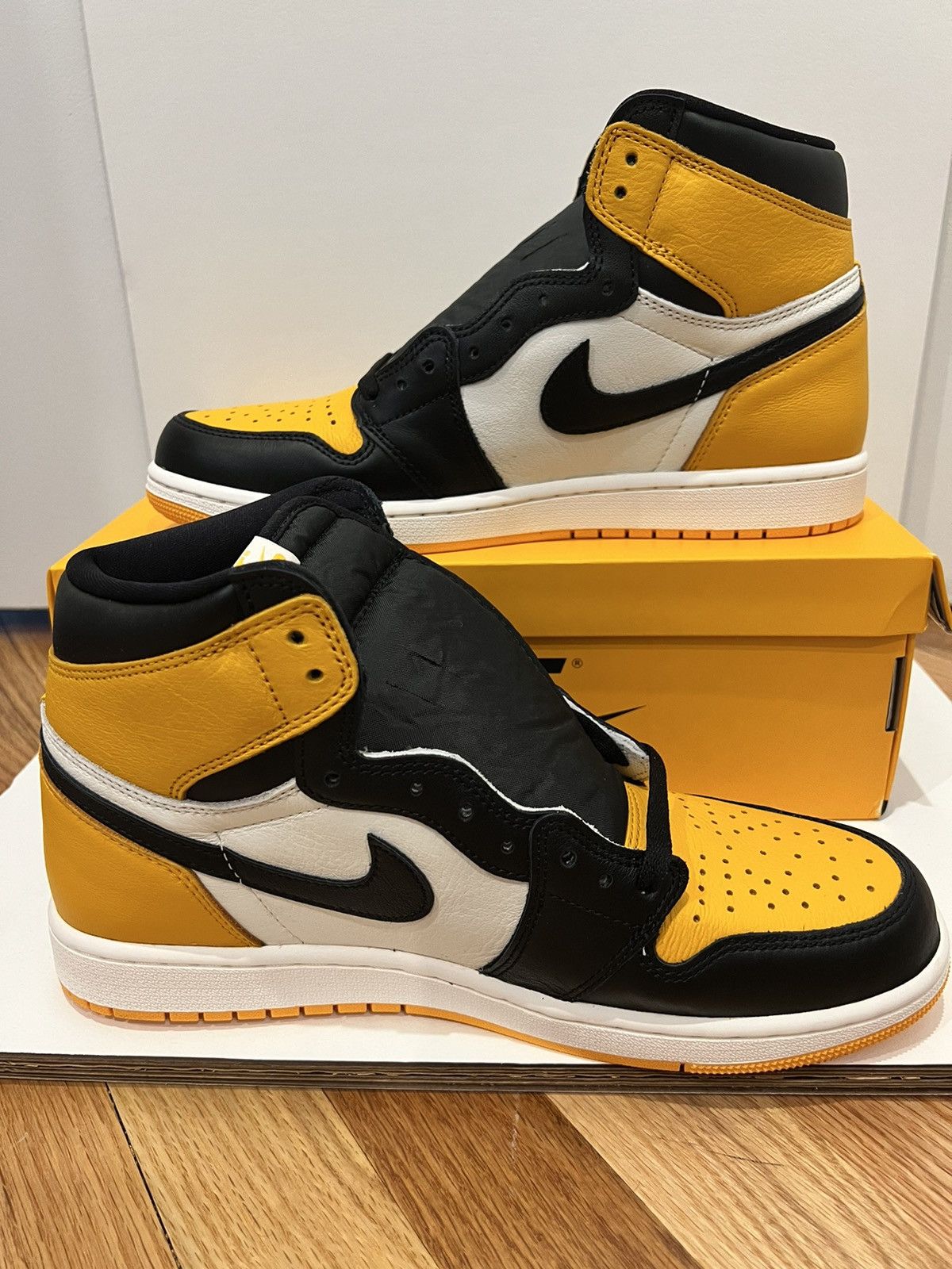 Jordan Brand Jordan 1 Taxi size 11 DS Size US 11 / EU 44 - 3 Thumbnail