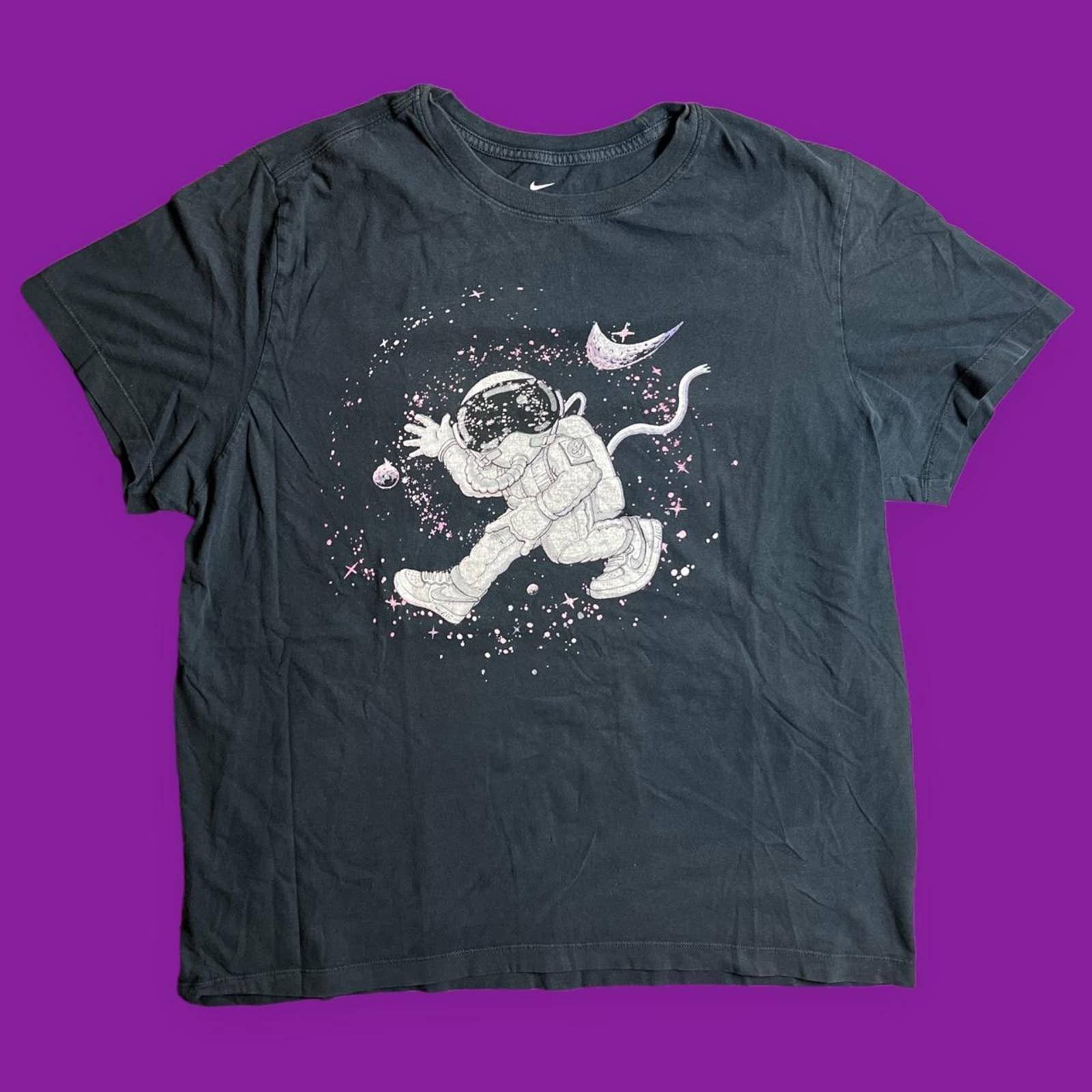 nike astronaut t shirt