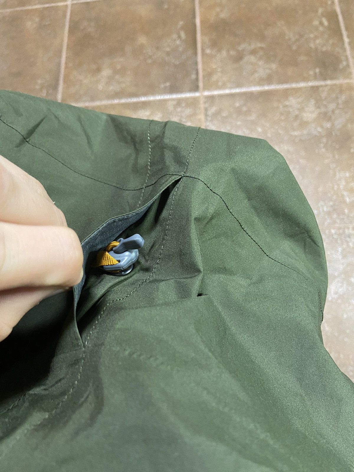 Outdoor Research Outdoor research gore-tex men’s foray jacket size m Size US M / EU 48-50 / 2 - 5 Thumbnail