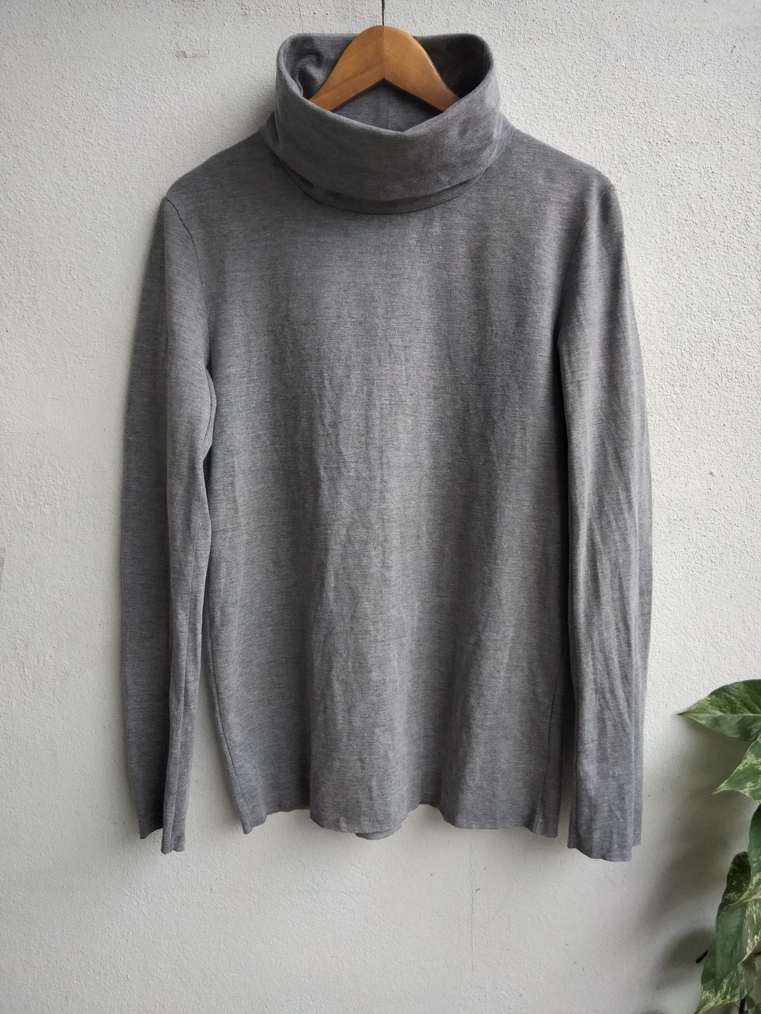 Attachment Funnel Neck Long Sleeve
