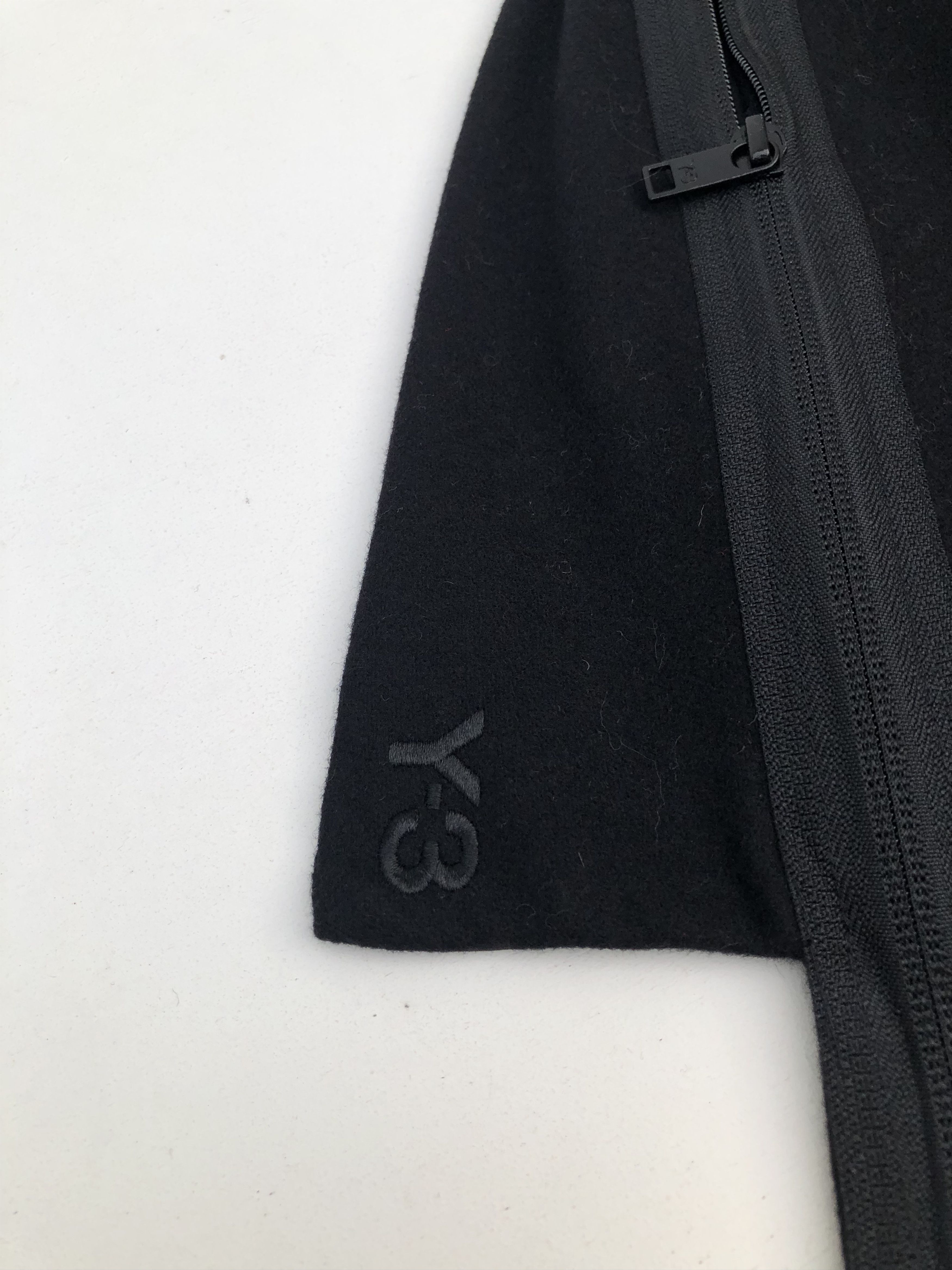 Adidas RARE🔥2016 Y-3 WOOL HYPEBEAST ZIP BACK SHORT Size 26" / US 2 / IT 38 - 7 Thumbnail