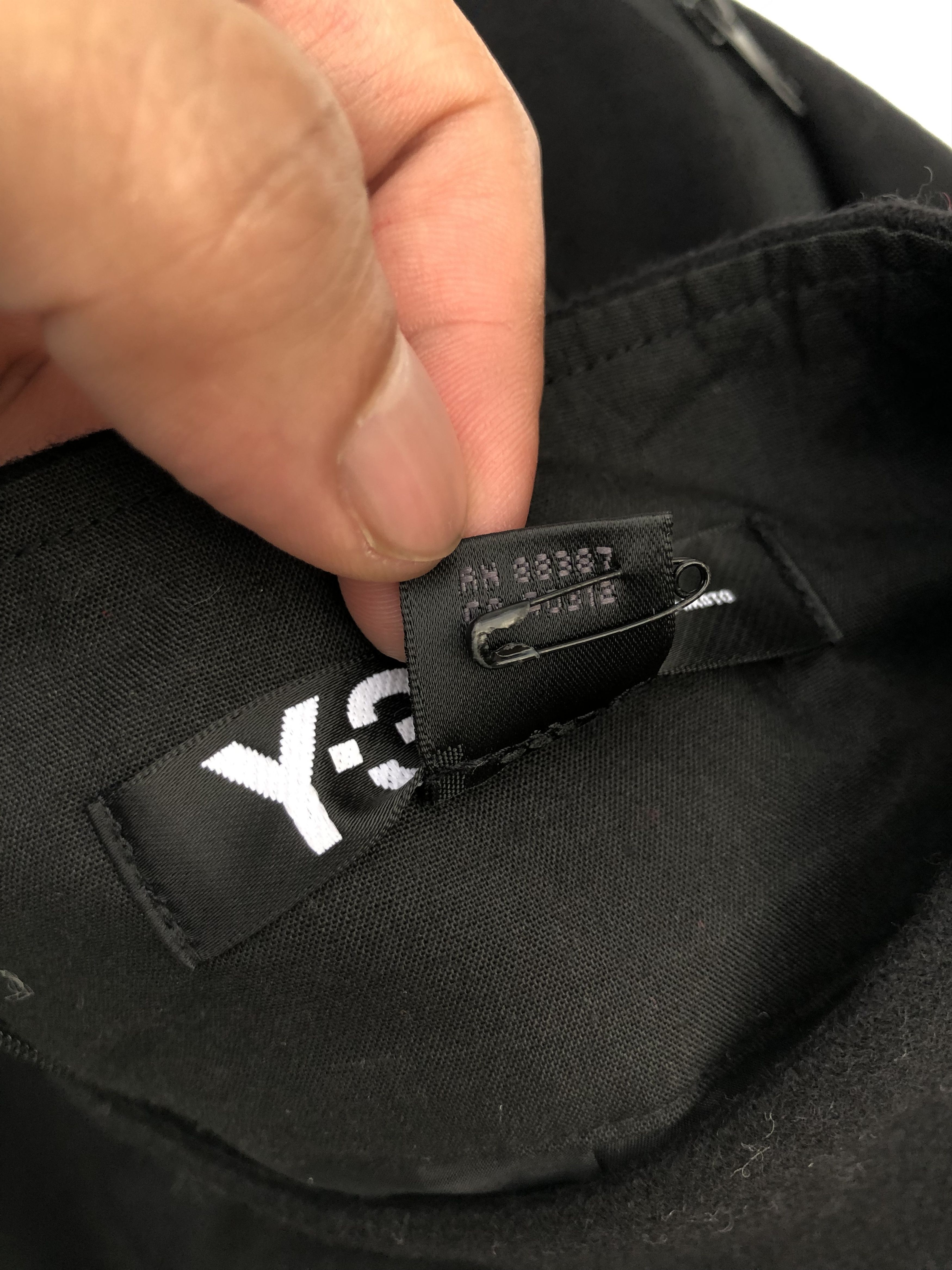 Adidas RARE🔥2016 Y-3 WOOL HYPEBEAST ZIP BACK SHORT Size 26" / US 2 / IT 38 - 12 Thumbnail