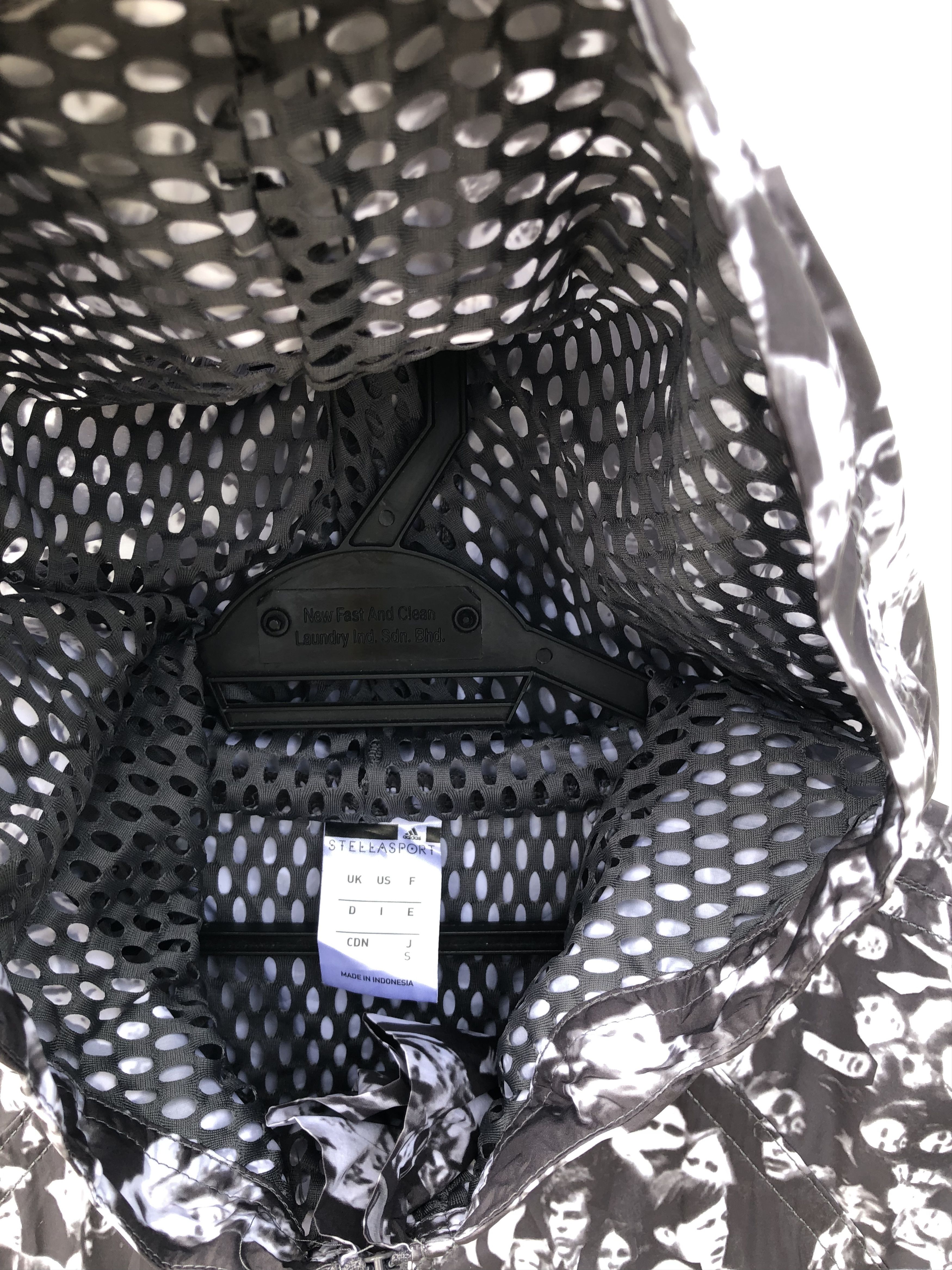 Adidas × Stella McCartney STELLASPORT FULLPRINT CROPTOP CROPSLEEVE HOODED WINDBREAKER Size S / US 4 / IT 40 - 7 Thumbnail