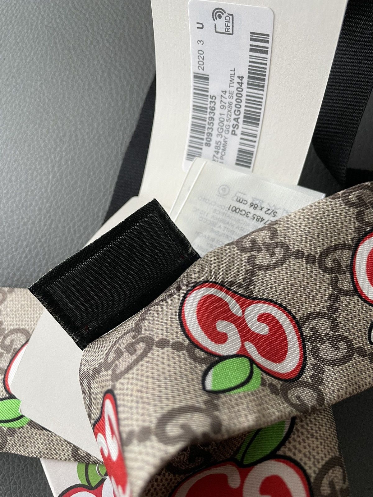 Runway Rare Brand New Limited Edition Gucci GG Logo Twilly