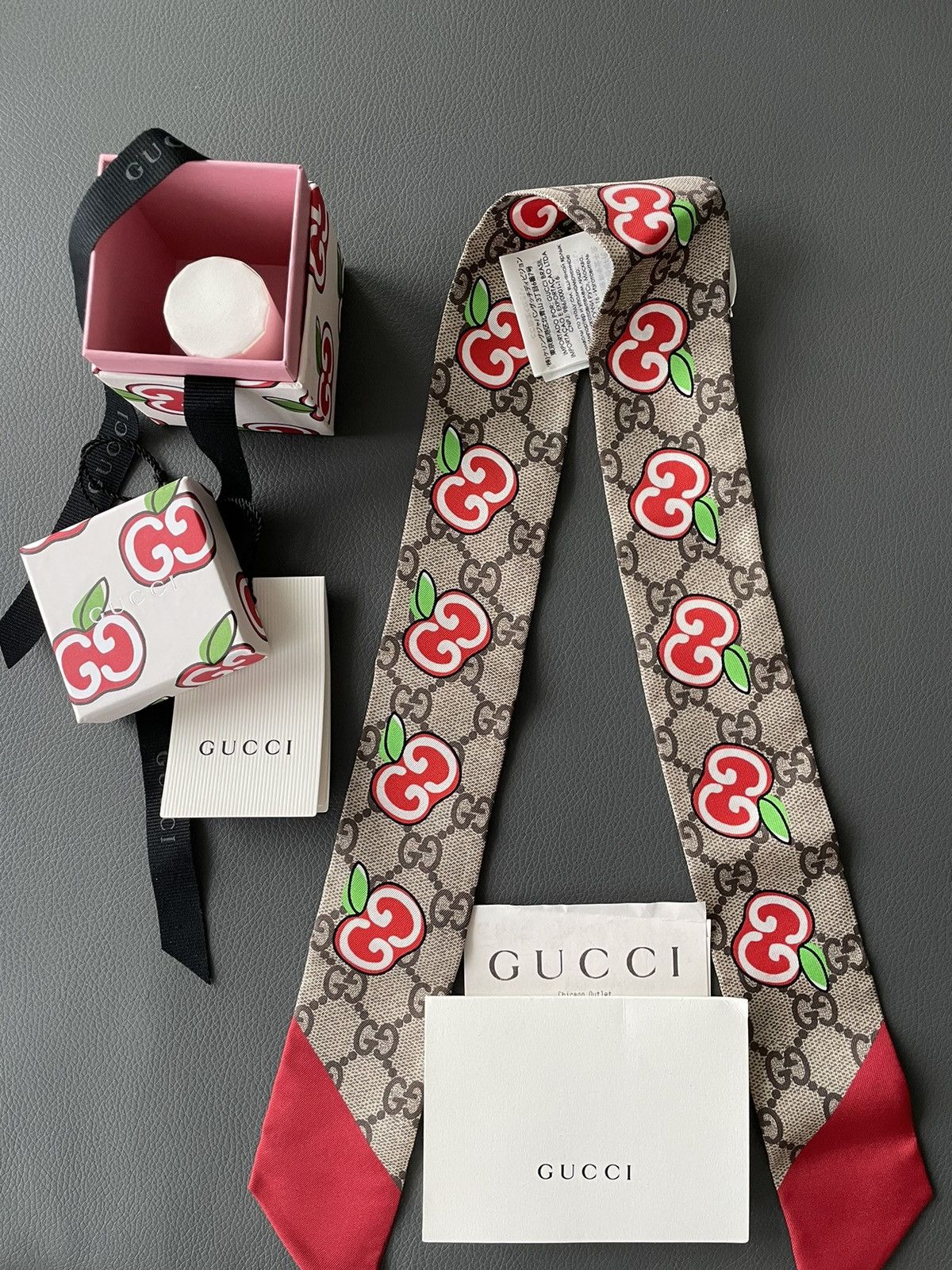 Runway Rare Brand New Limited Edition Gucci GG Logo Twilly