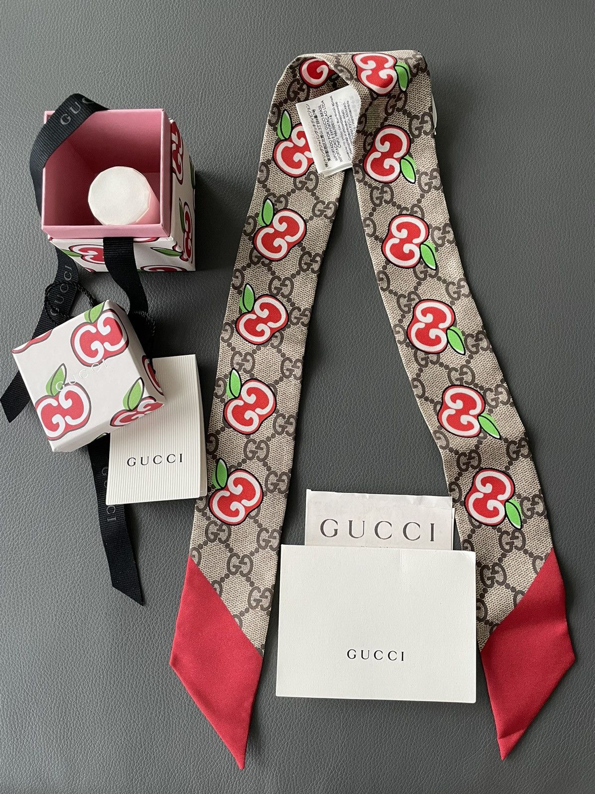 Runway Rare Brand New Limited Edition Gucci GG Logo Twilly