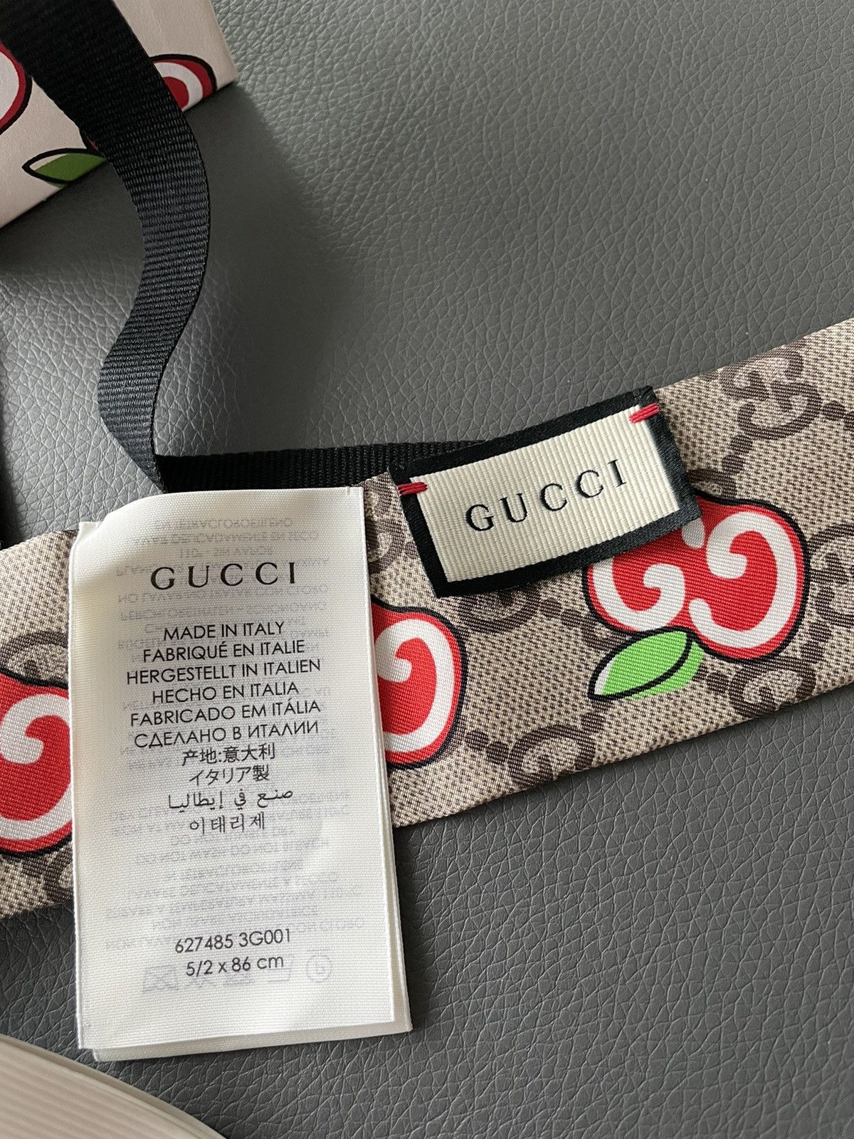 Runway Rare Brand New Limited Edition Gucci GG Logo Twilly