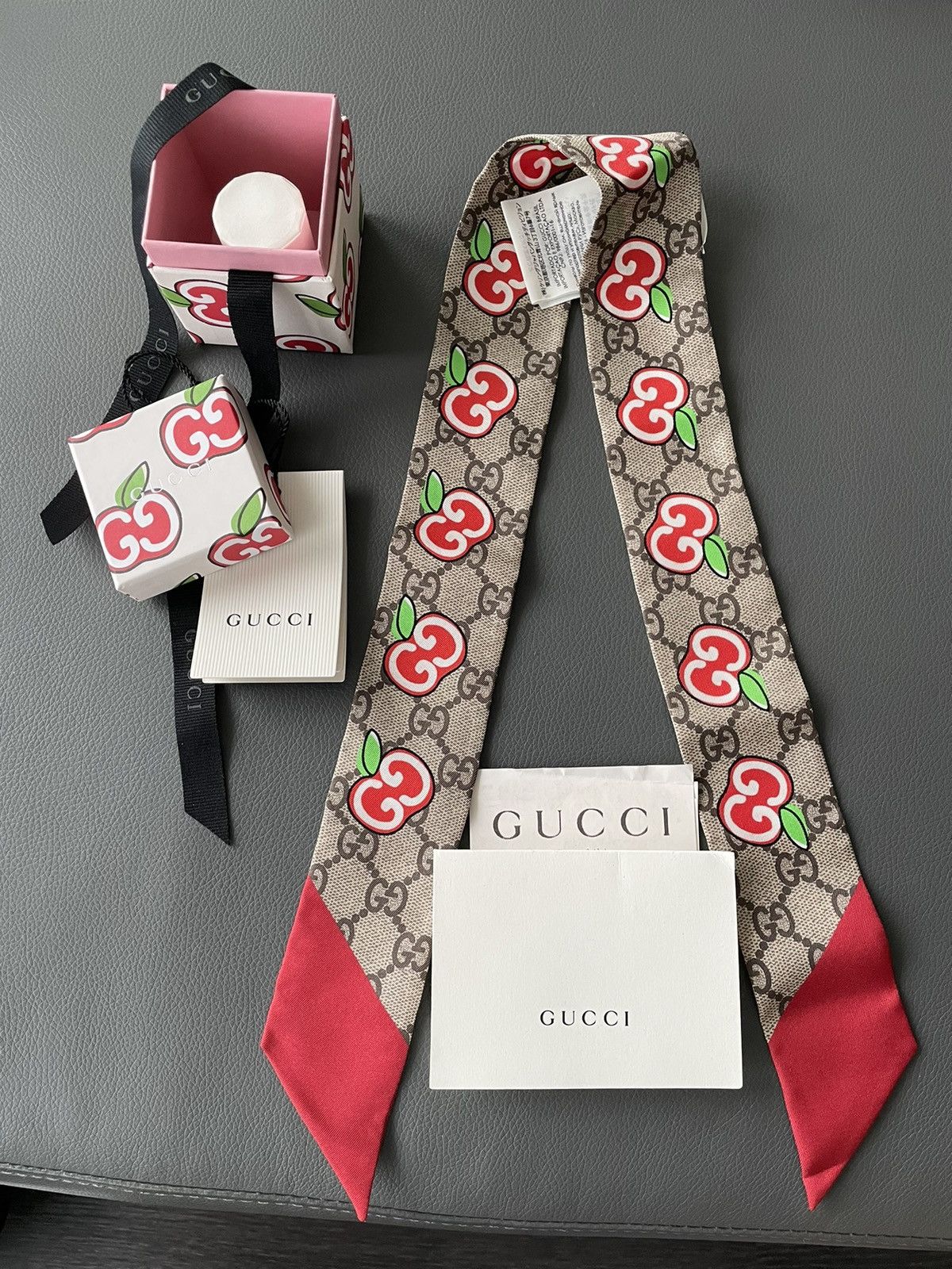 Runway Rare Brand New Limited Edition Gucci GG Logo Twilly