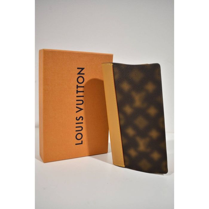 Louis Vuitton Brazza Wallet Monogram Long Jacket Pocket Coin Purse Card  Holder #LouisVuitton #ClutchLongWallet