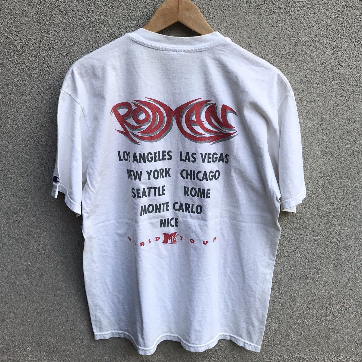 Vintage Vintage rare 90s DENNIS RODMAN mtv tour tee nba Size US L / EU 52-54 / 3 - 3 Thumbnail