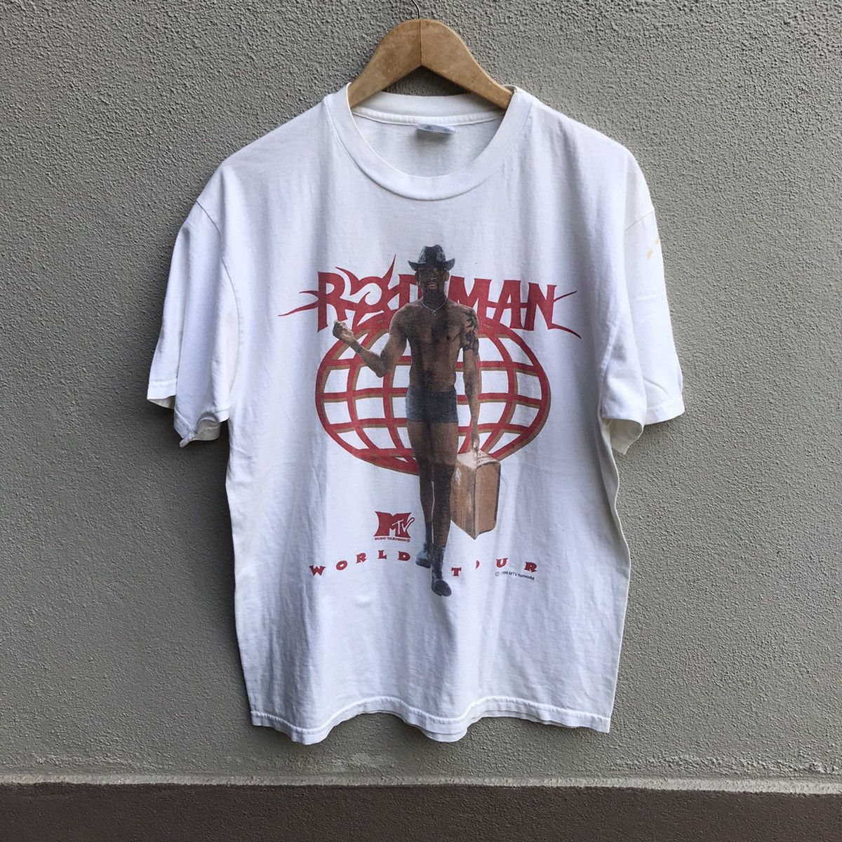 Vintage Vintage rare 90s DENNIS RODMAN mtv tour tee nba Size US L / EU 52-54 / 3 - 1 Thumbnail