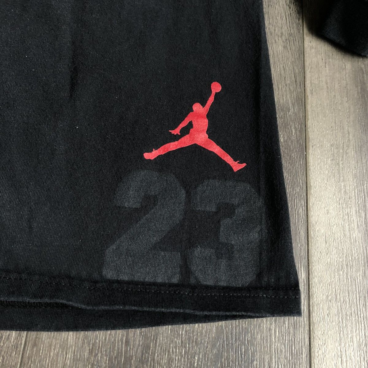 Jordan Brand Vintage 2000s Air Jordan Brand 23 Felt Logo Longsleeve Tee Size US L / EU 52-54 / 3 - 5 Thumbnail