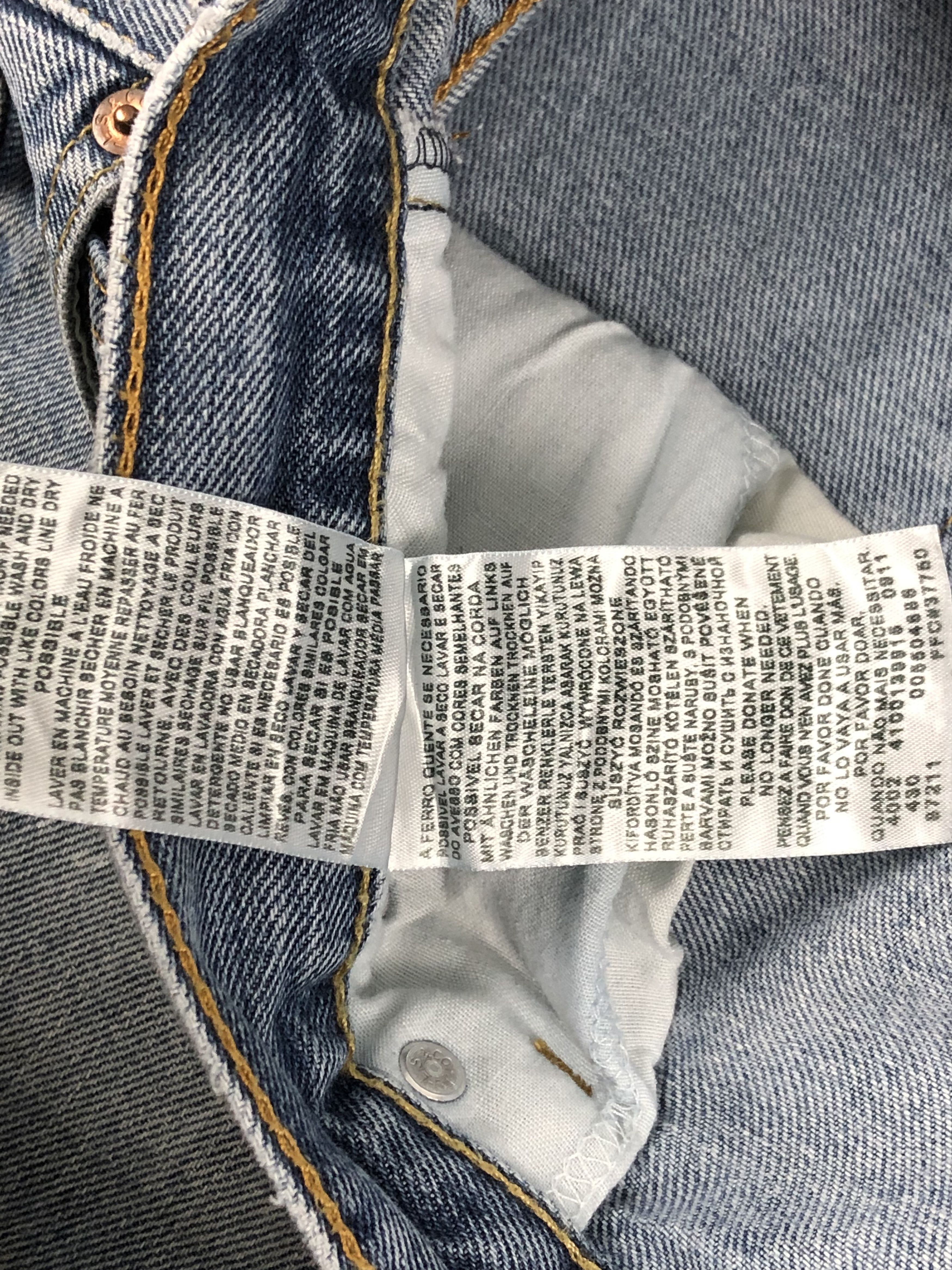 Levi's Vintage Levis 550 Denim DP1437 Size US 35 - 9 Thumbnail