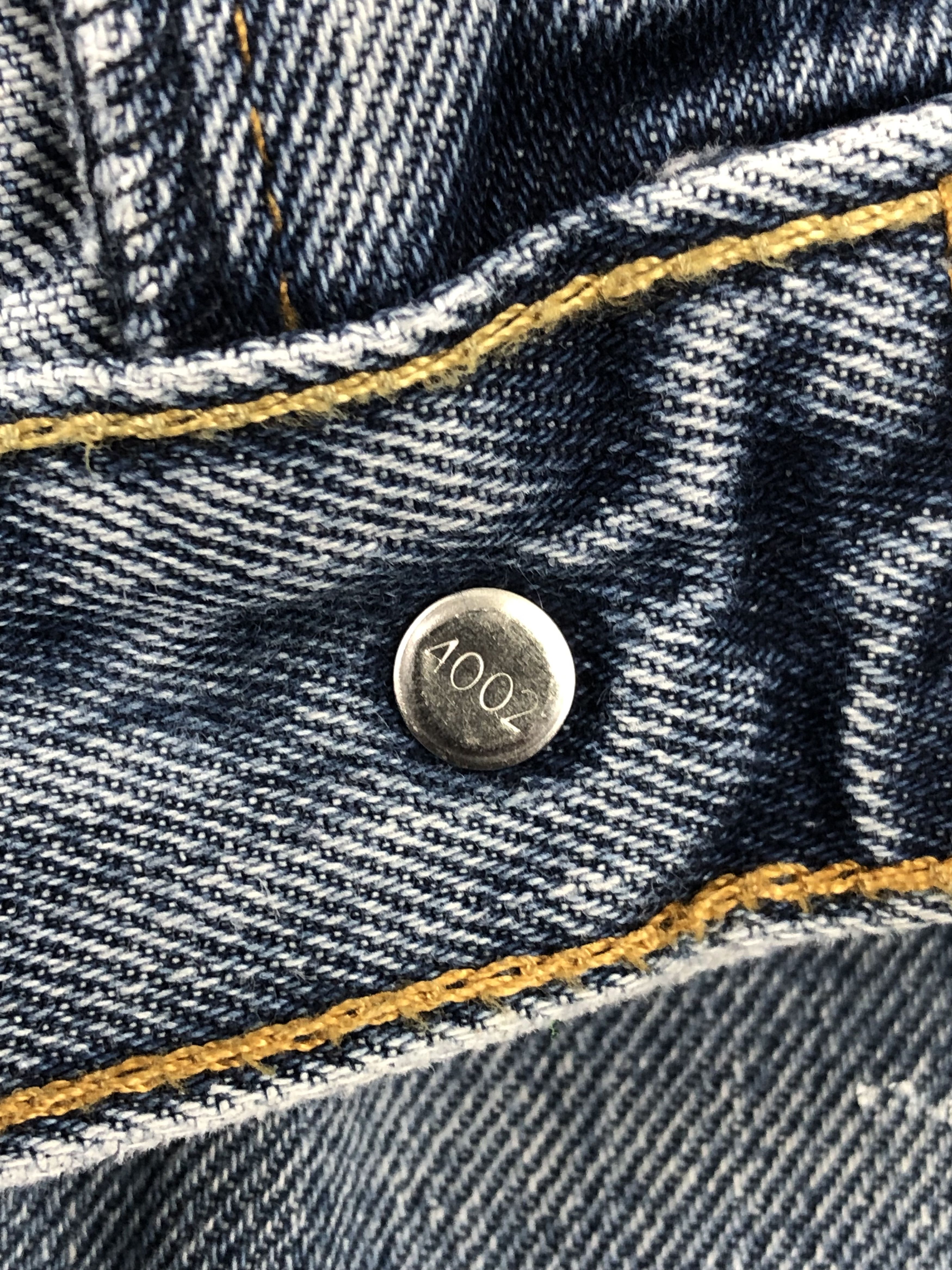 Levi's Vintage Levis 550 Denim DP1437 Size US 35 - 13 Thumbnail