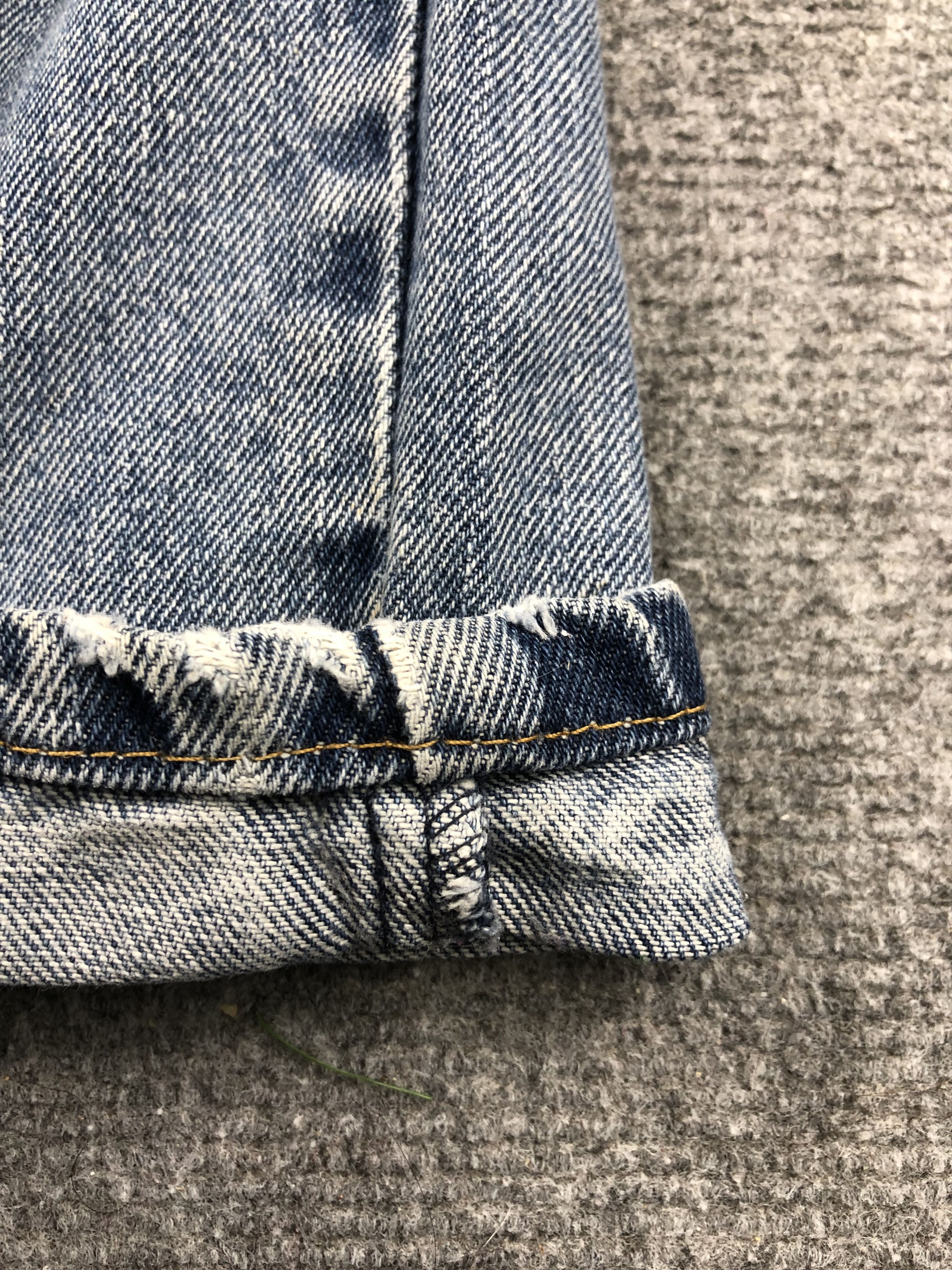 Levi's Vintage Levis 550 Denim DP1437 Size US 35 - 11 Thumbnail
