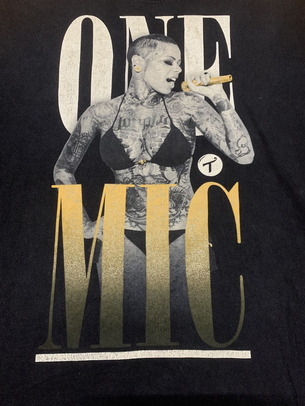 One Mic “Sexy Girl” Two In The Shirt