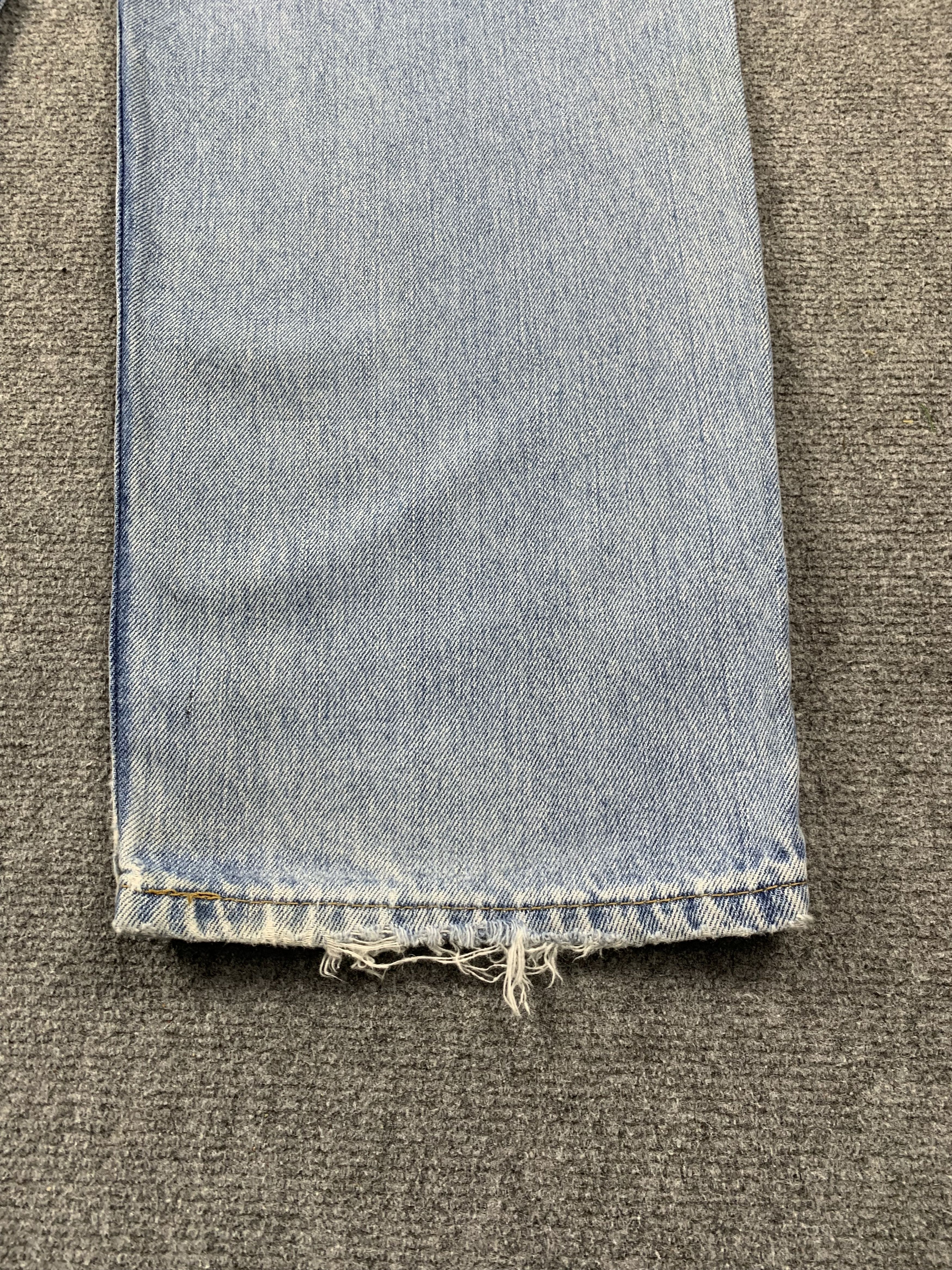 Levi's Vintage Levis 550 Faded Blue Jeans DP2022 Size US 35 - 11 Thumbnail