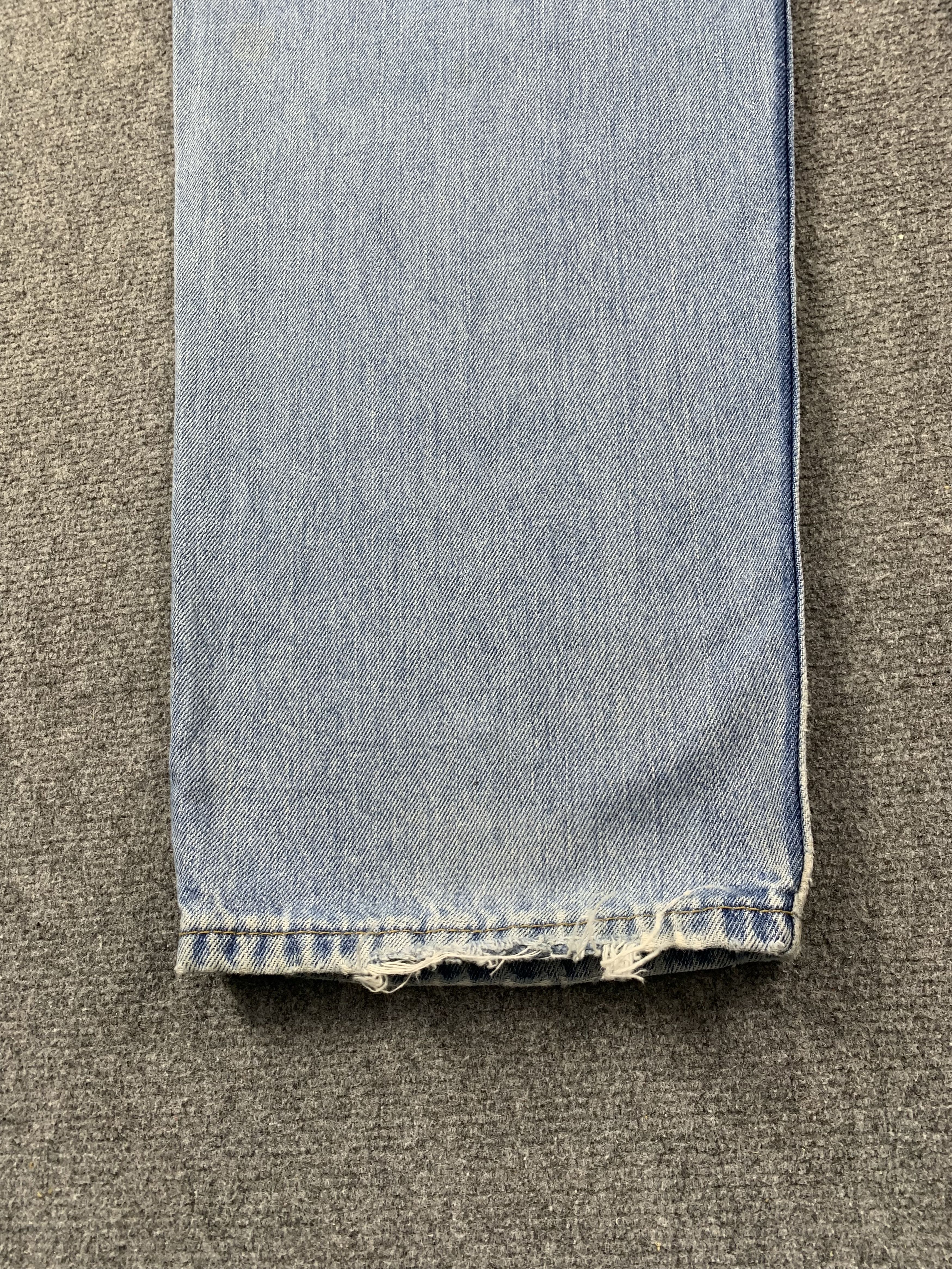 Levi's Vintage Levis 550 Faded Blue Jeans DP2022 Size US 35 - 12 Thumbnail