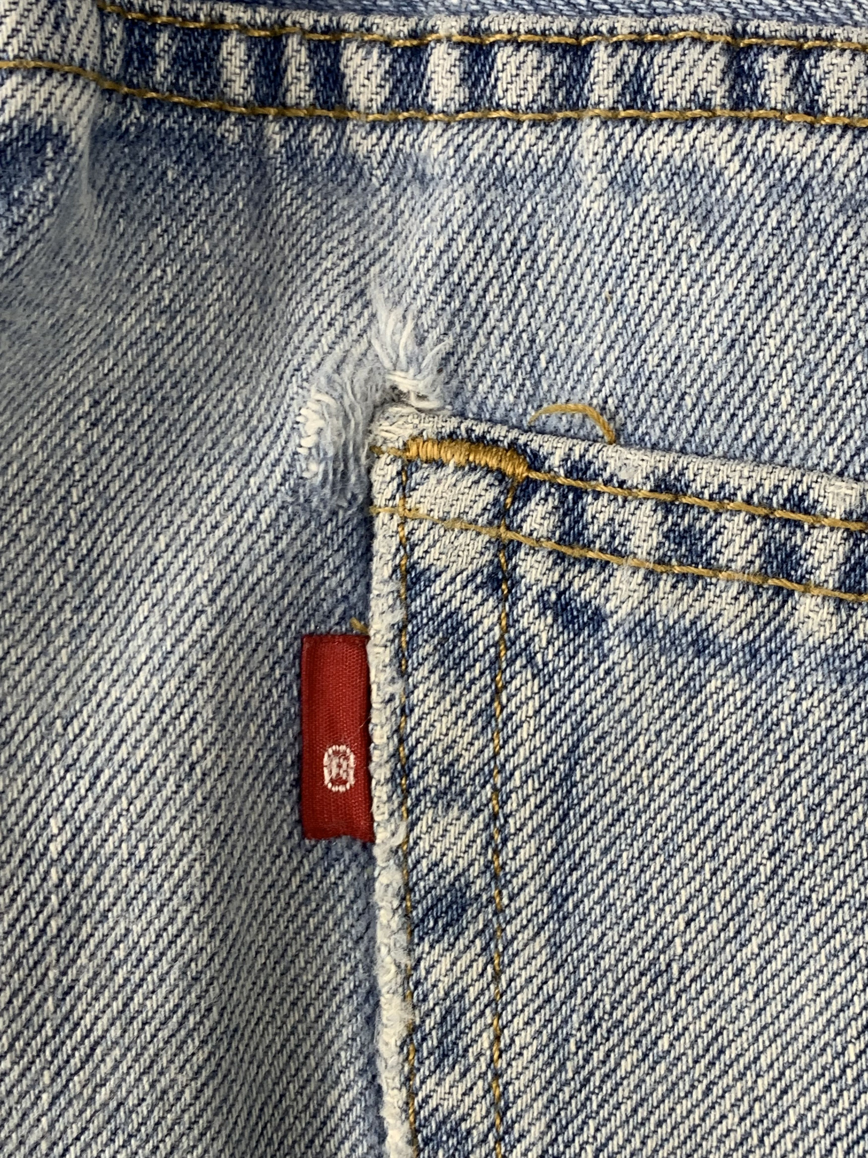 Levi's Vintage Levis 550 Faded Blue Jeans DP2022 Size US 35 - 6 Thumbnail