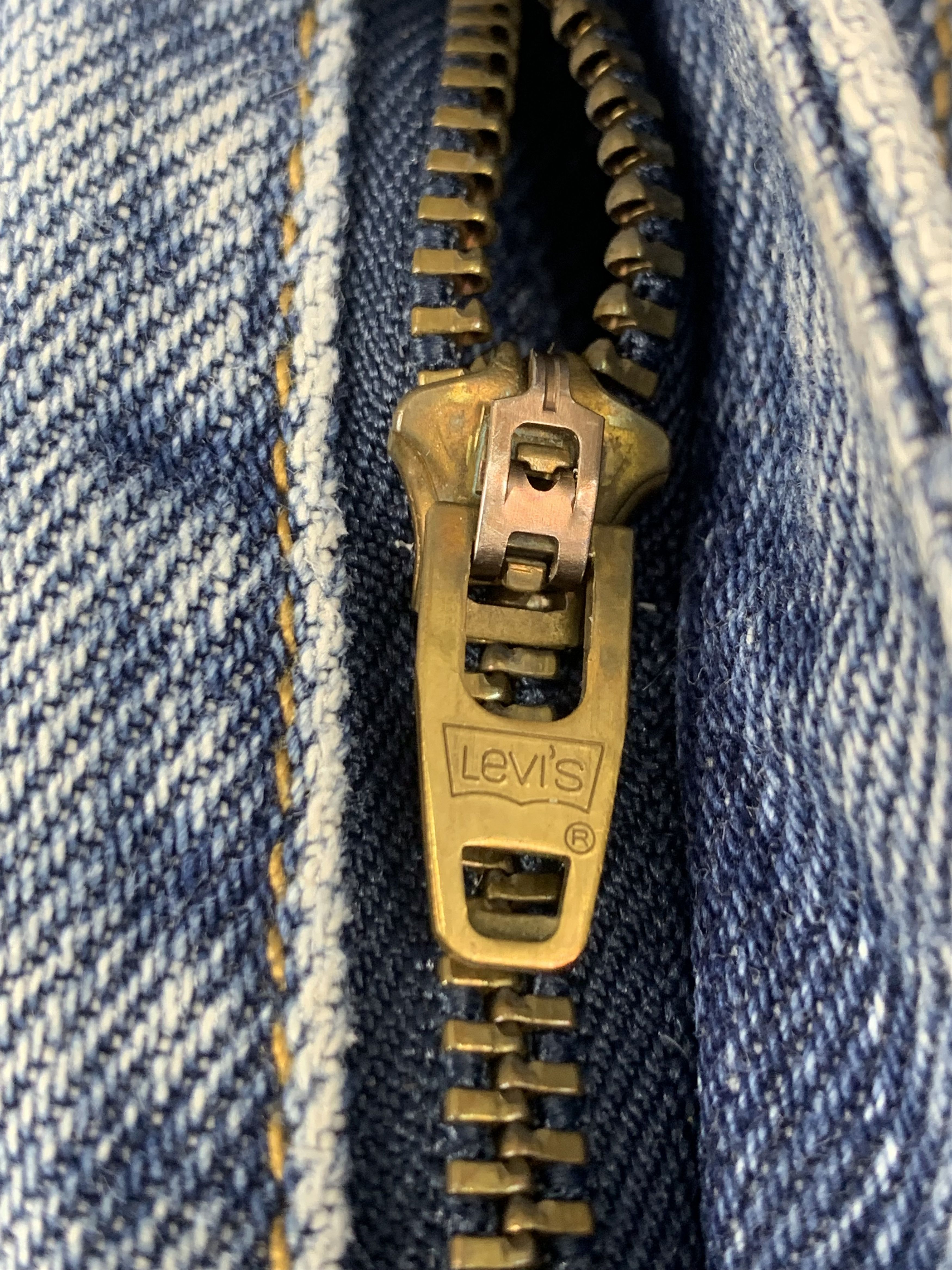 Levi's Vintage Levis 550 Faded Blue Jeans DP2023 Size US 37 - 11 Thumbnail