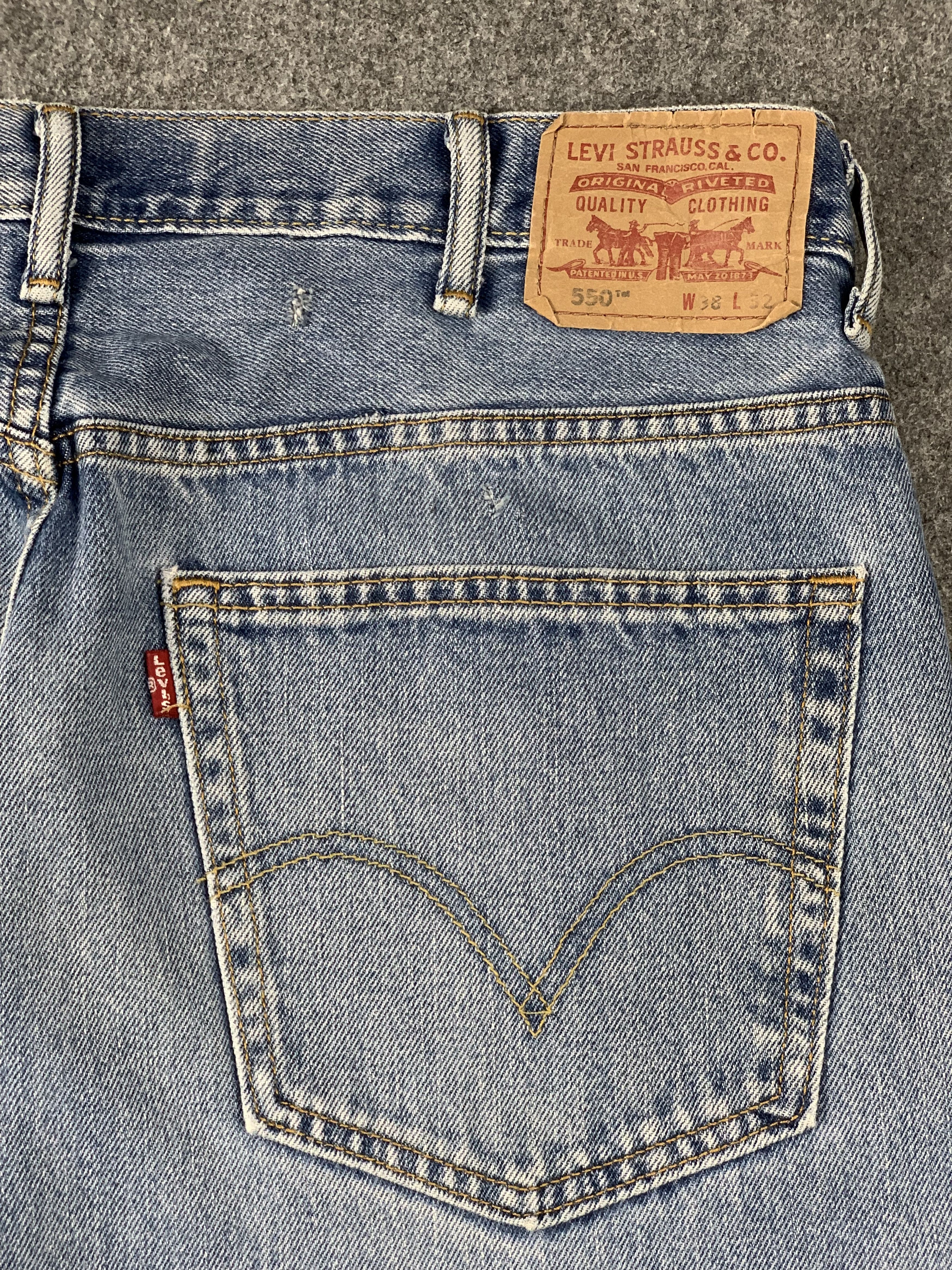 Levi's Vintage Levis 550 Faded Blue Jeans DP2023 Size US 37 - 13 Thumbnail