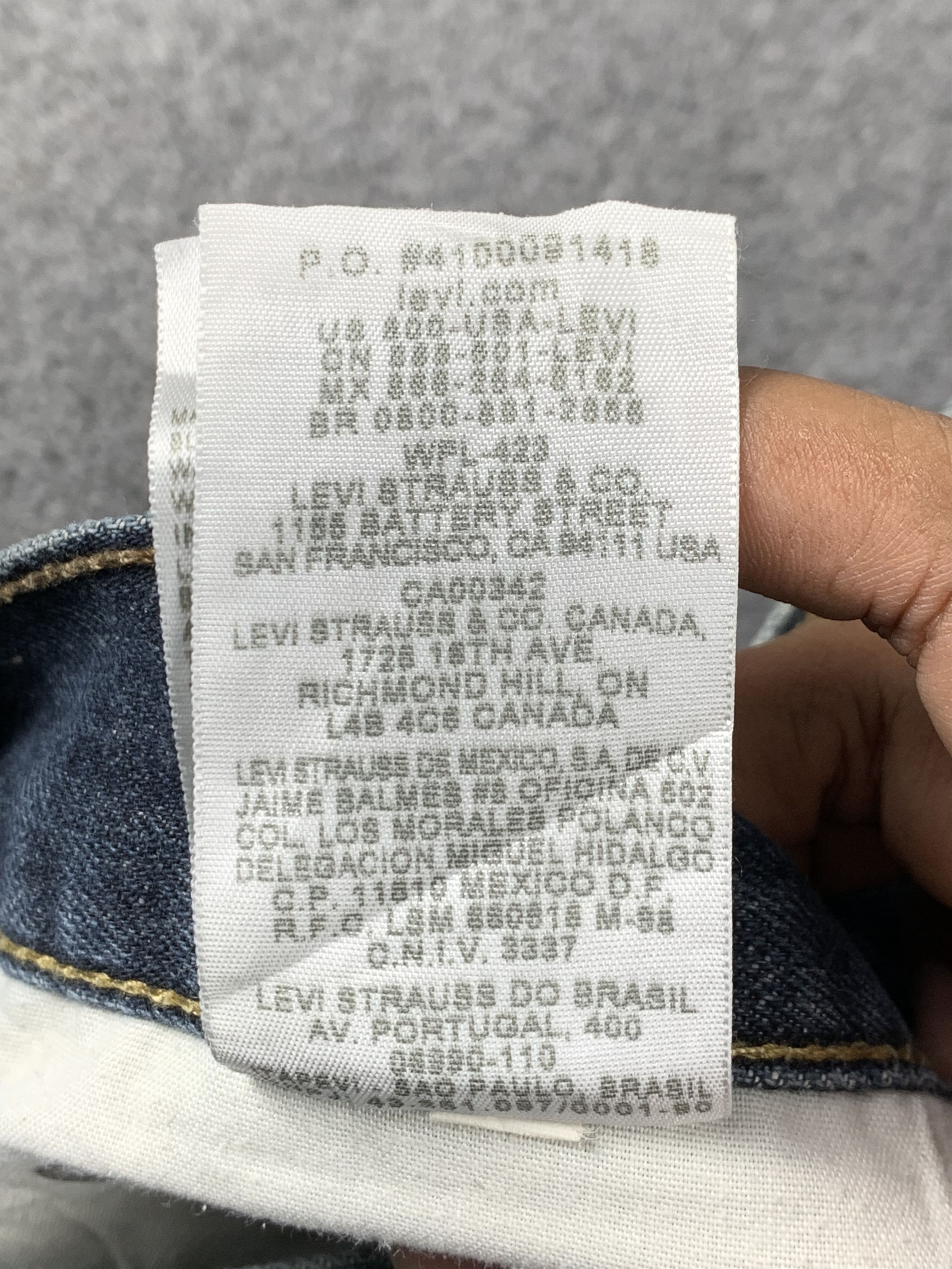 Levi's Vintage Levis 559 Light Blue Jeans DP2028 Size US 33 - 10 Thumbnail