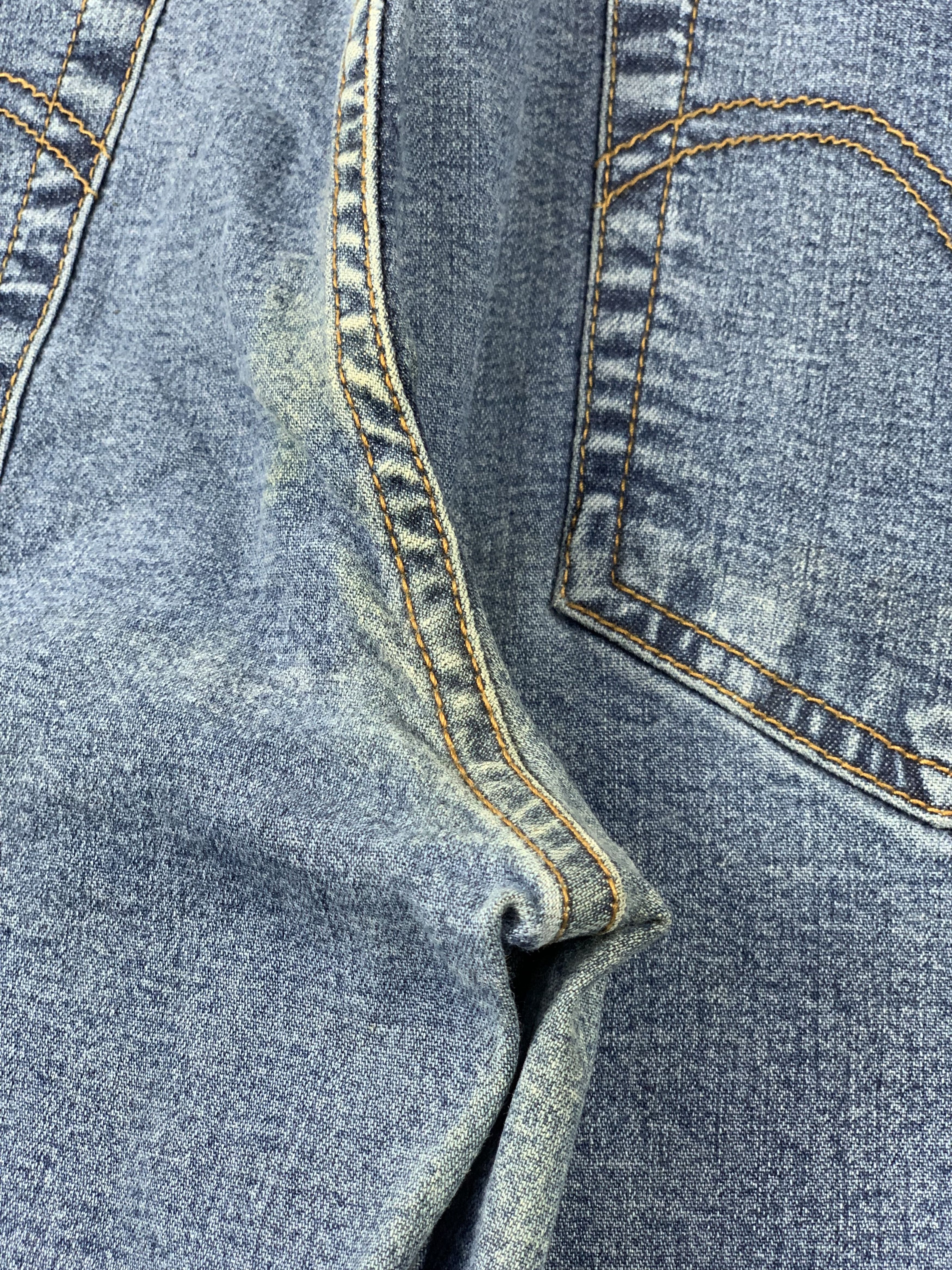 Levi's Vintage 90s Levis Light Blue Jeans DP2029 Size US 31 - 17 Thumbnail